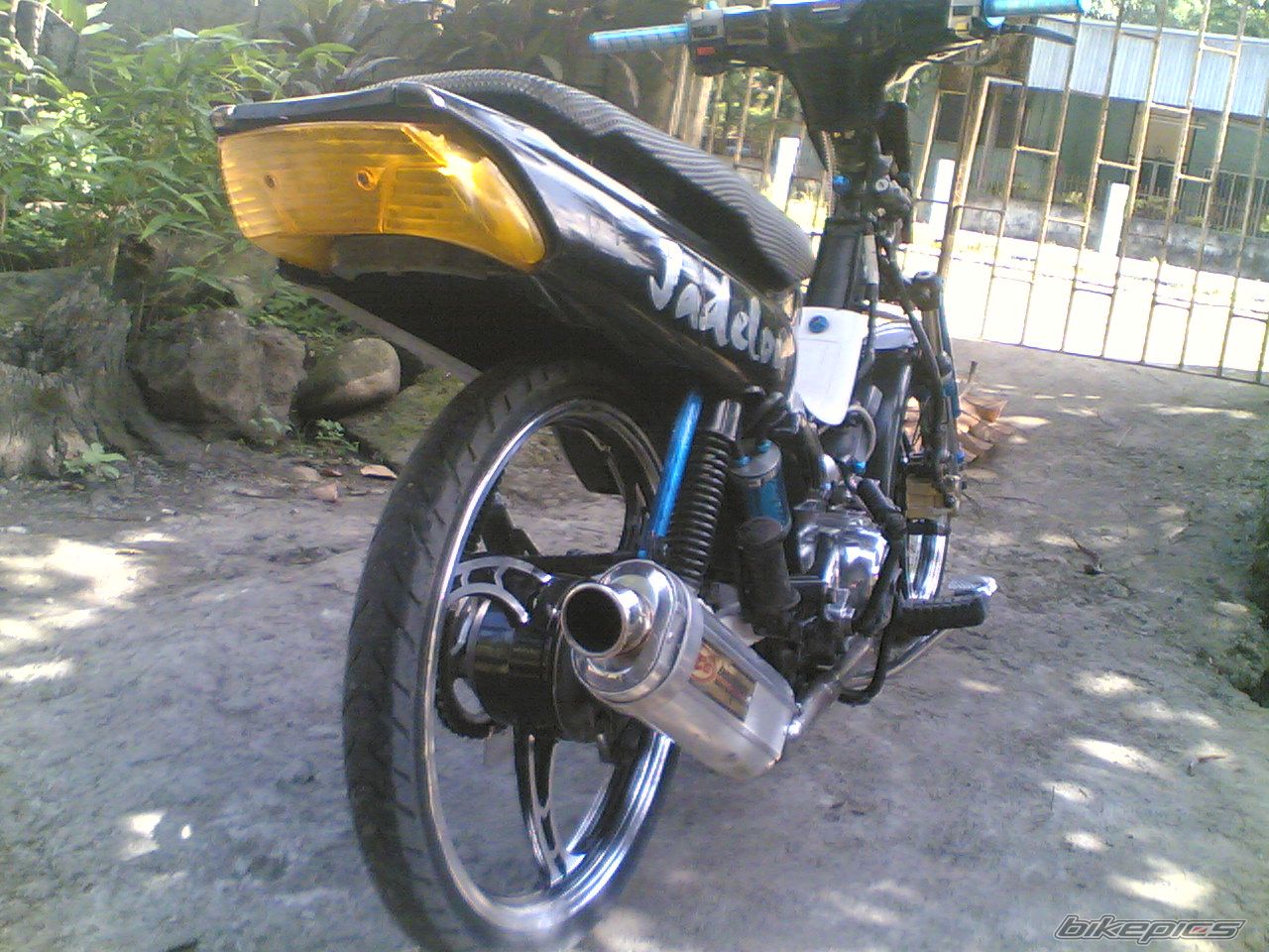 Photo 1594210
