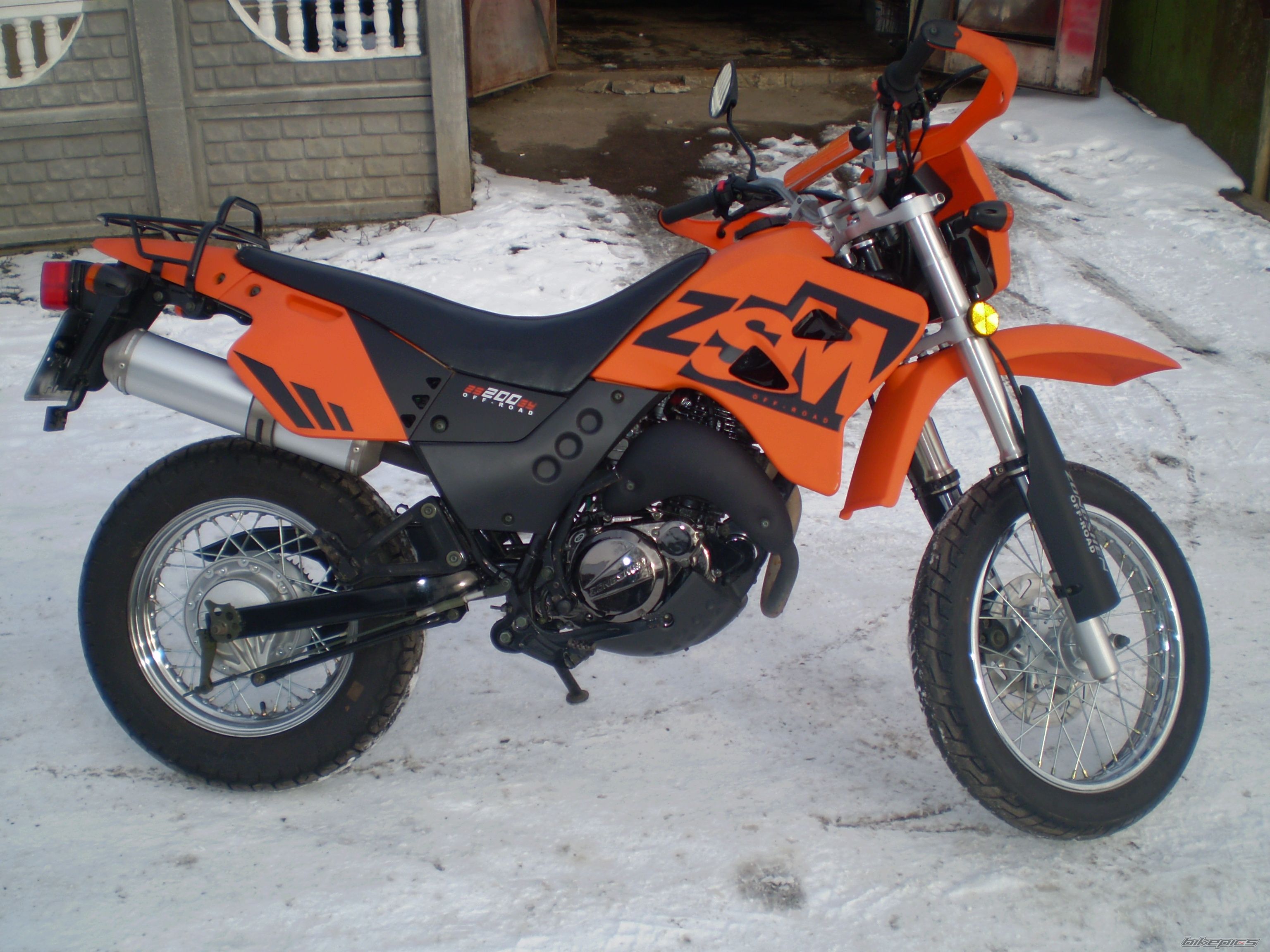 Photo 1595200