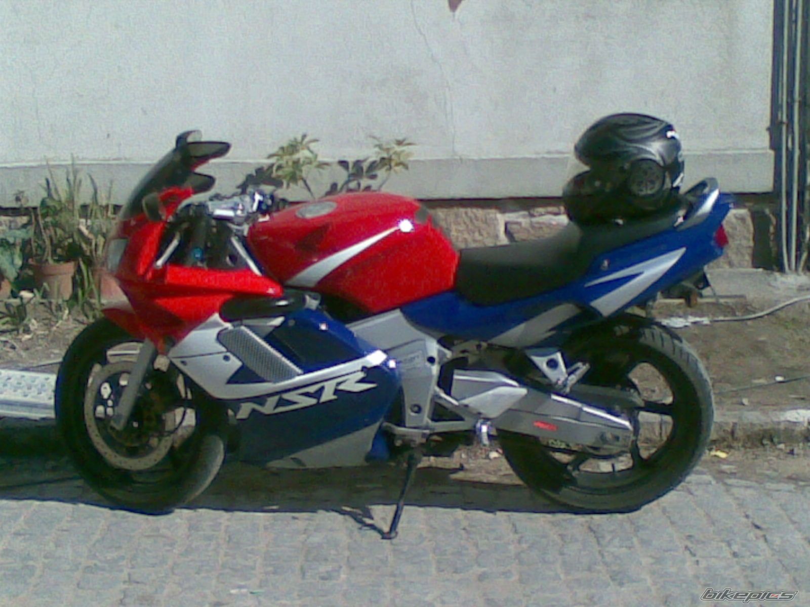 Photo 1595902