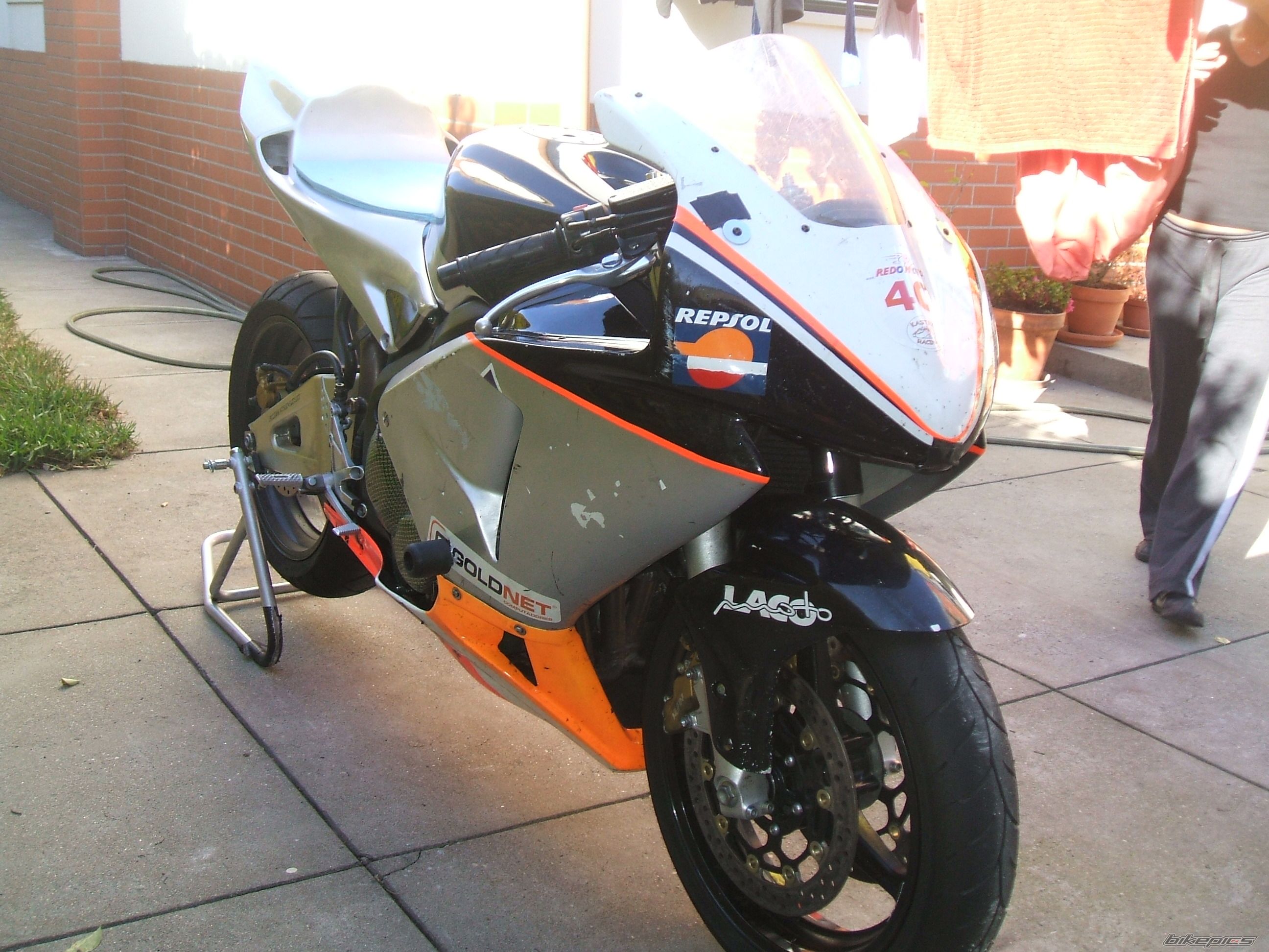 Photo 1595986