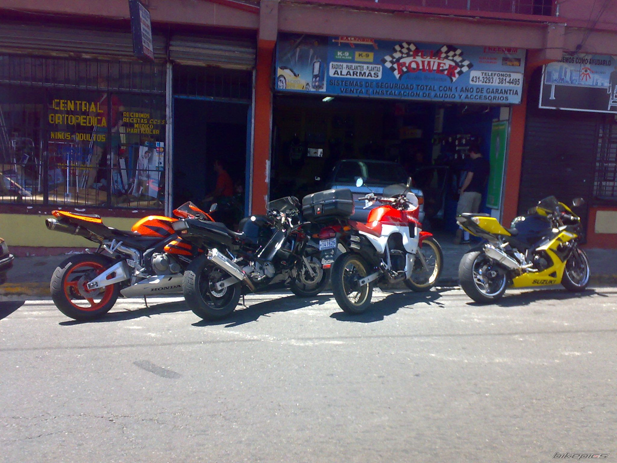 Photo 1596064