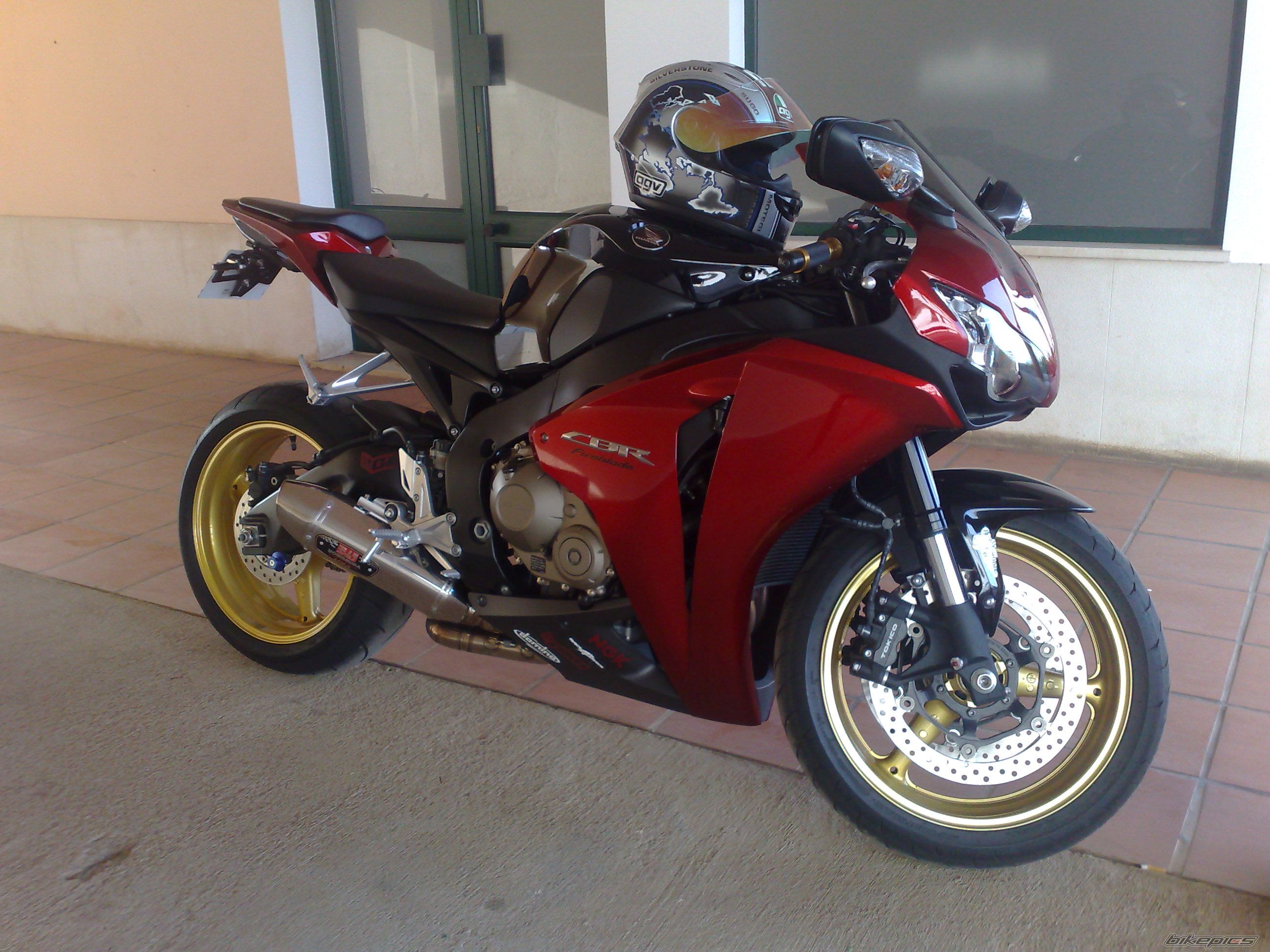 Photo 1596206