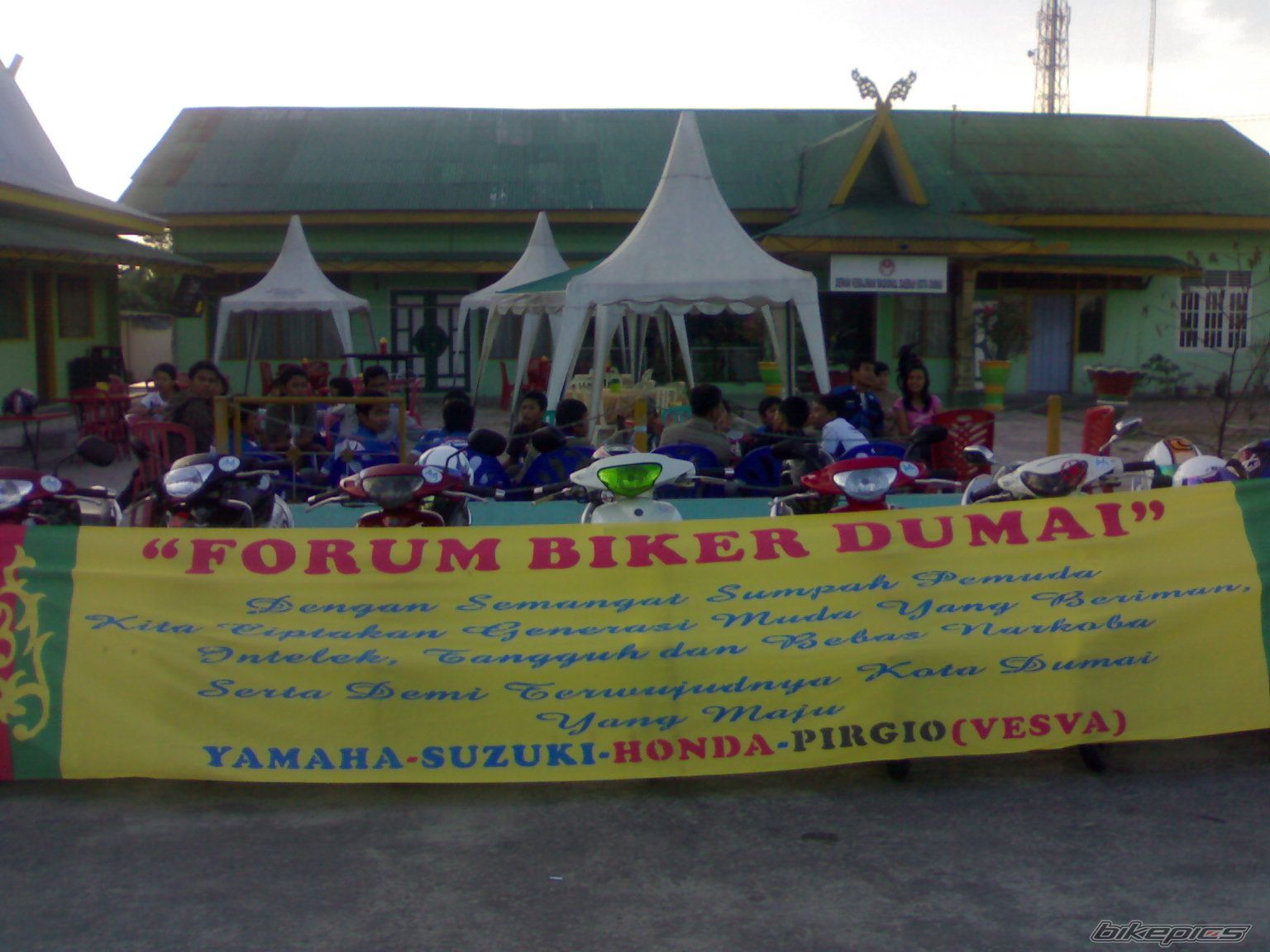 Photo 1596221
