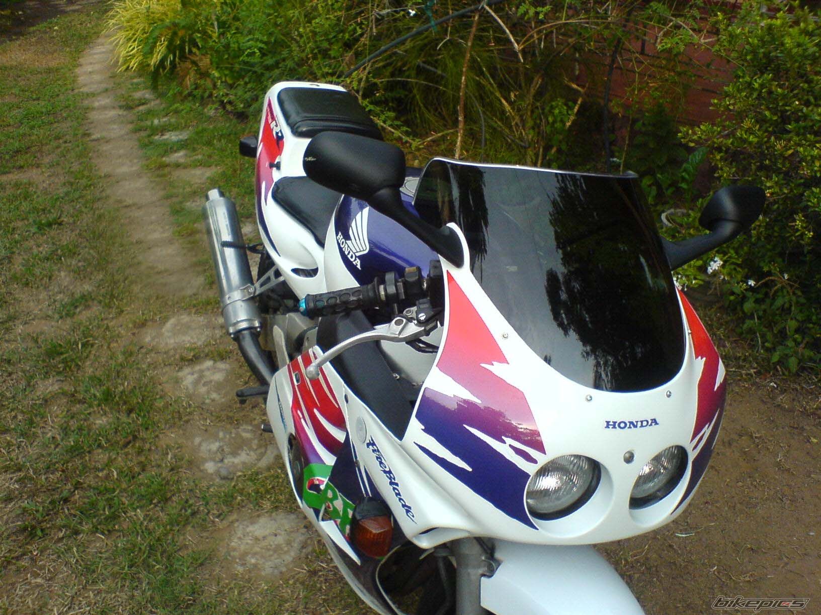Photo 1596234
