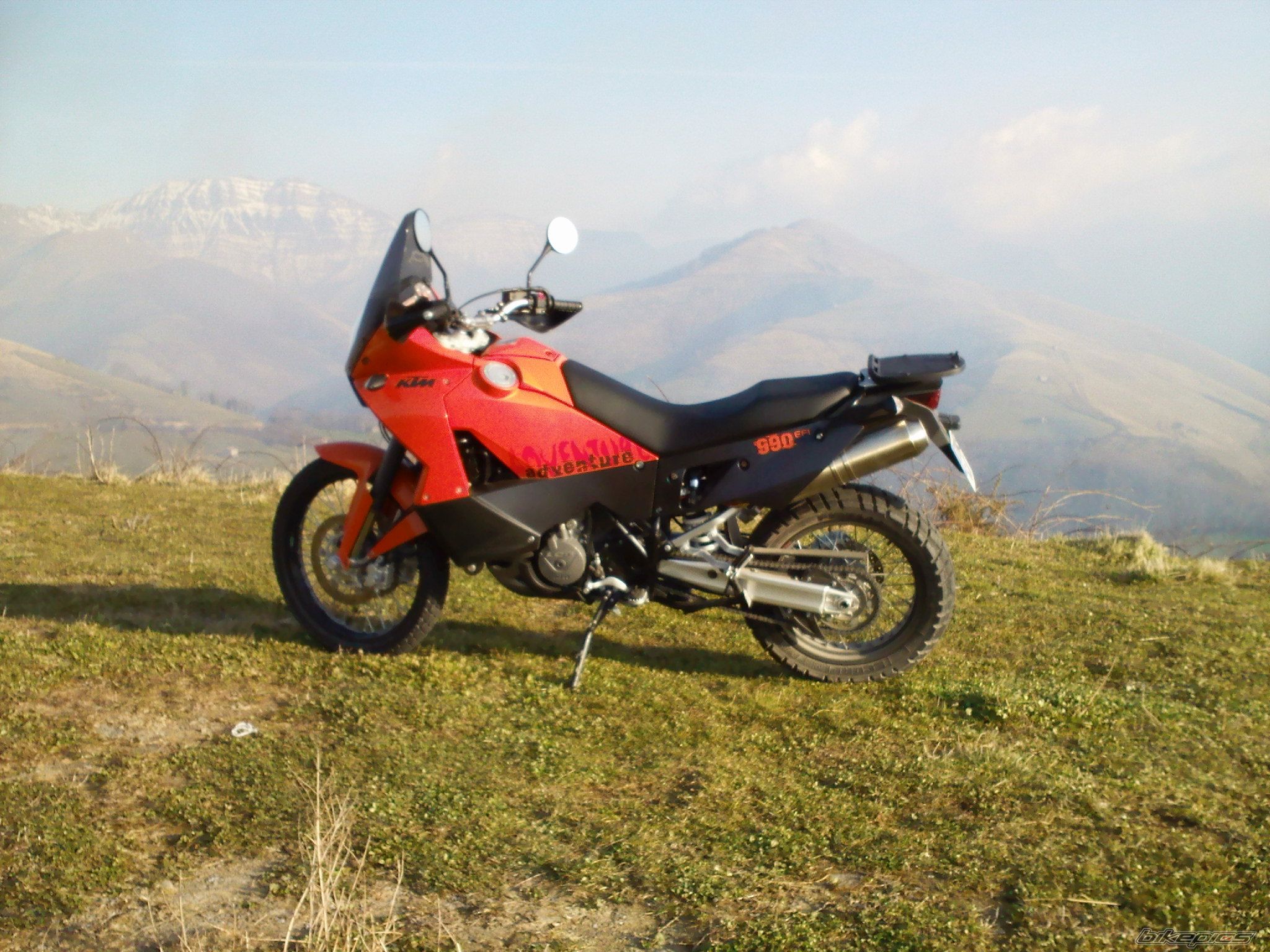 Photo 1596287