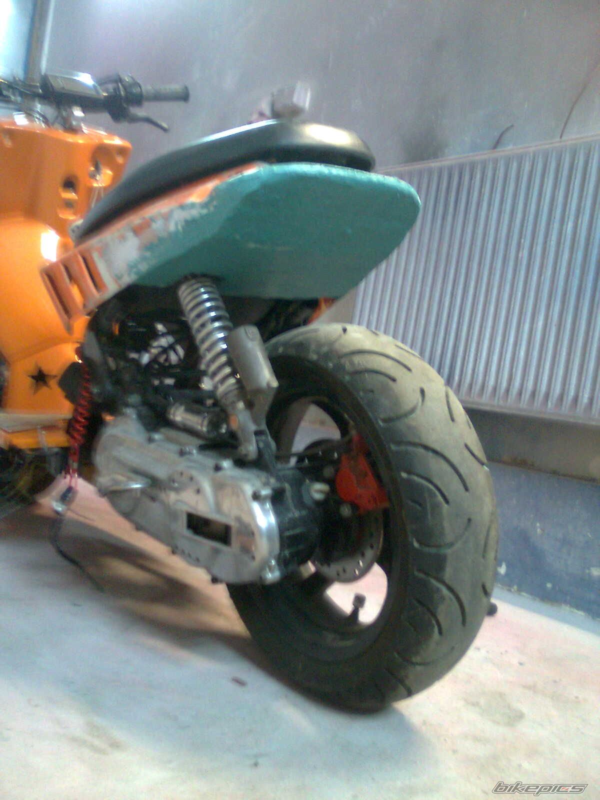 Photo 1596446