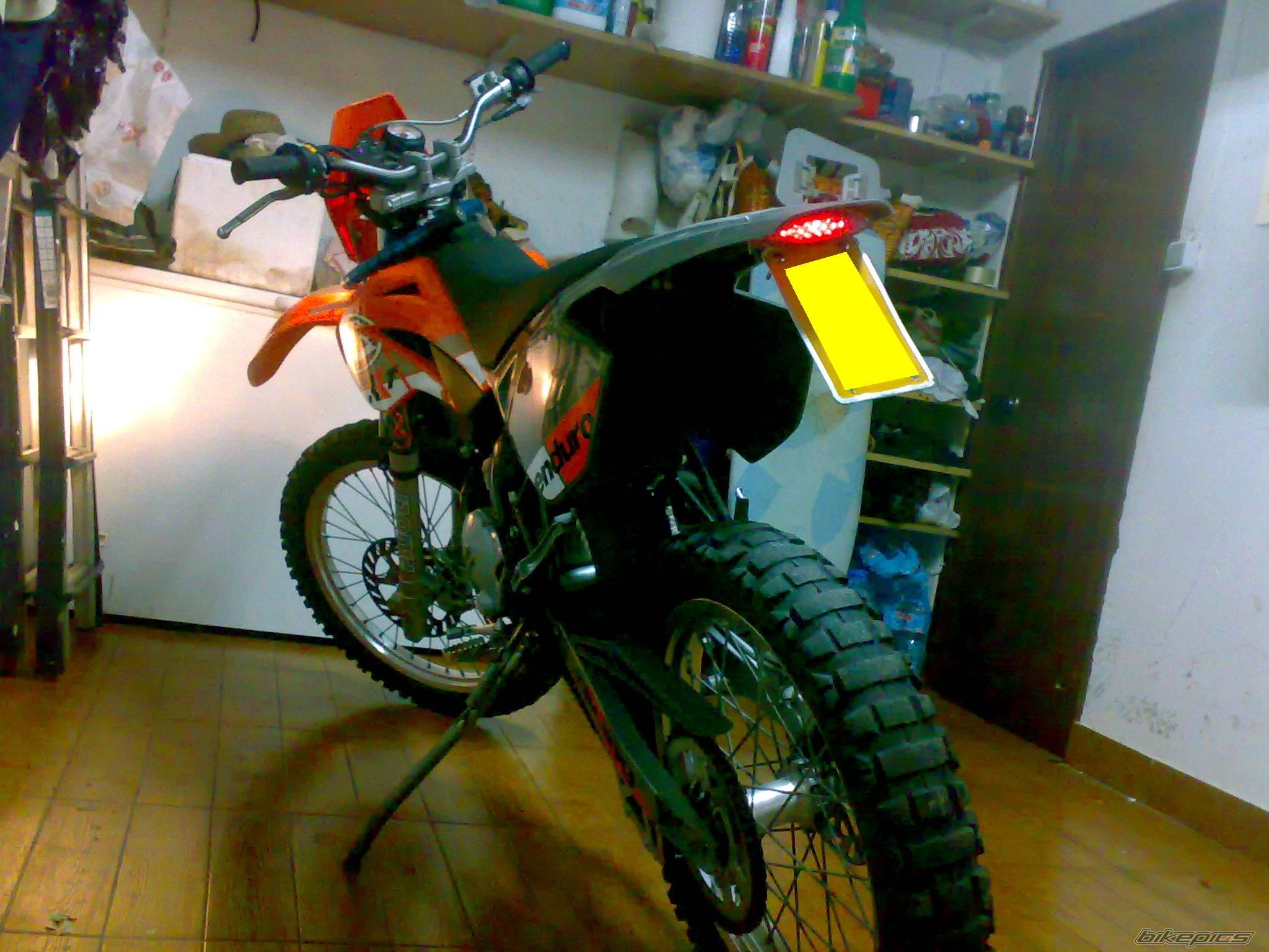 Photo 1596588