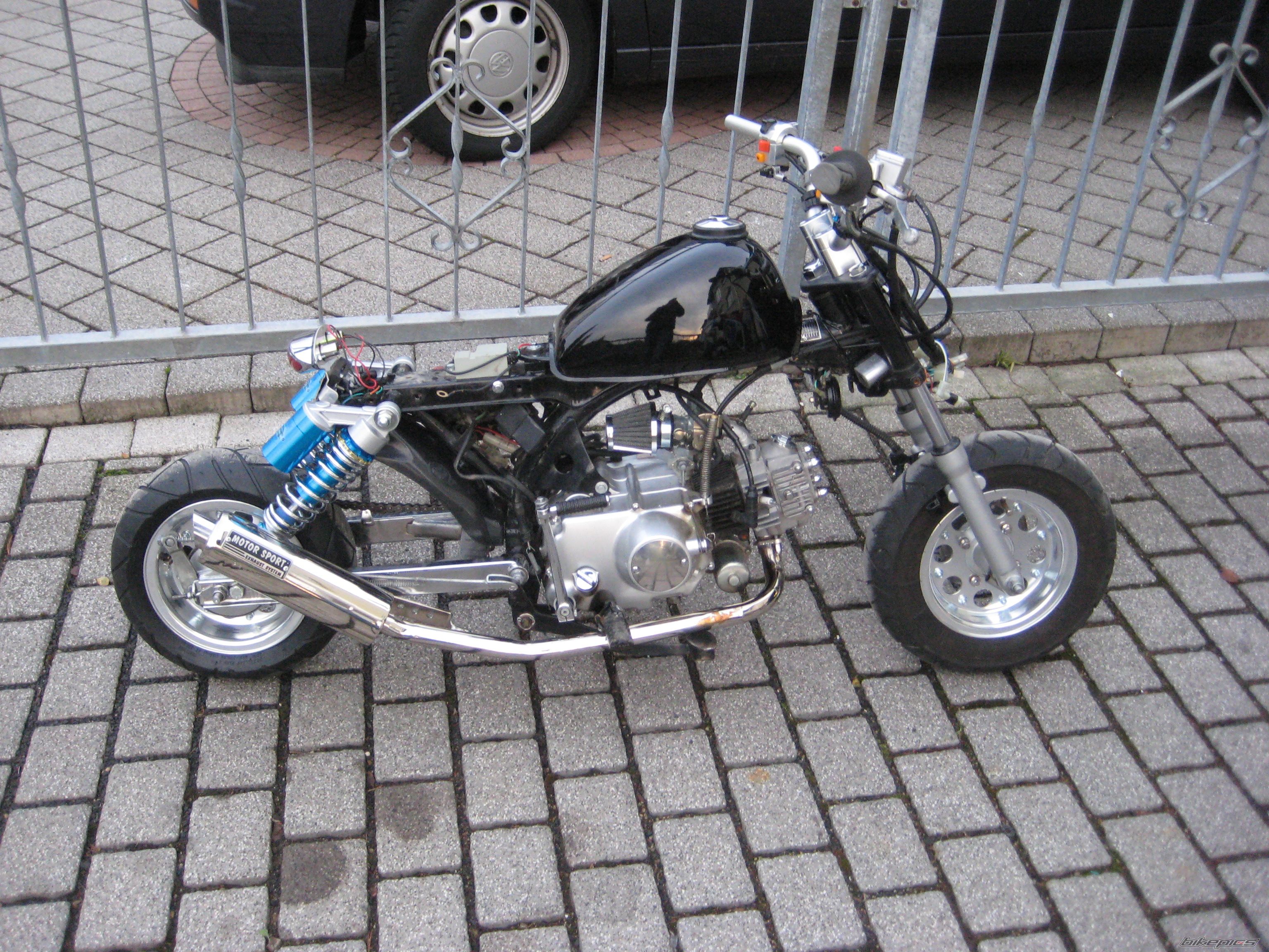 Photo 1596605