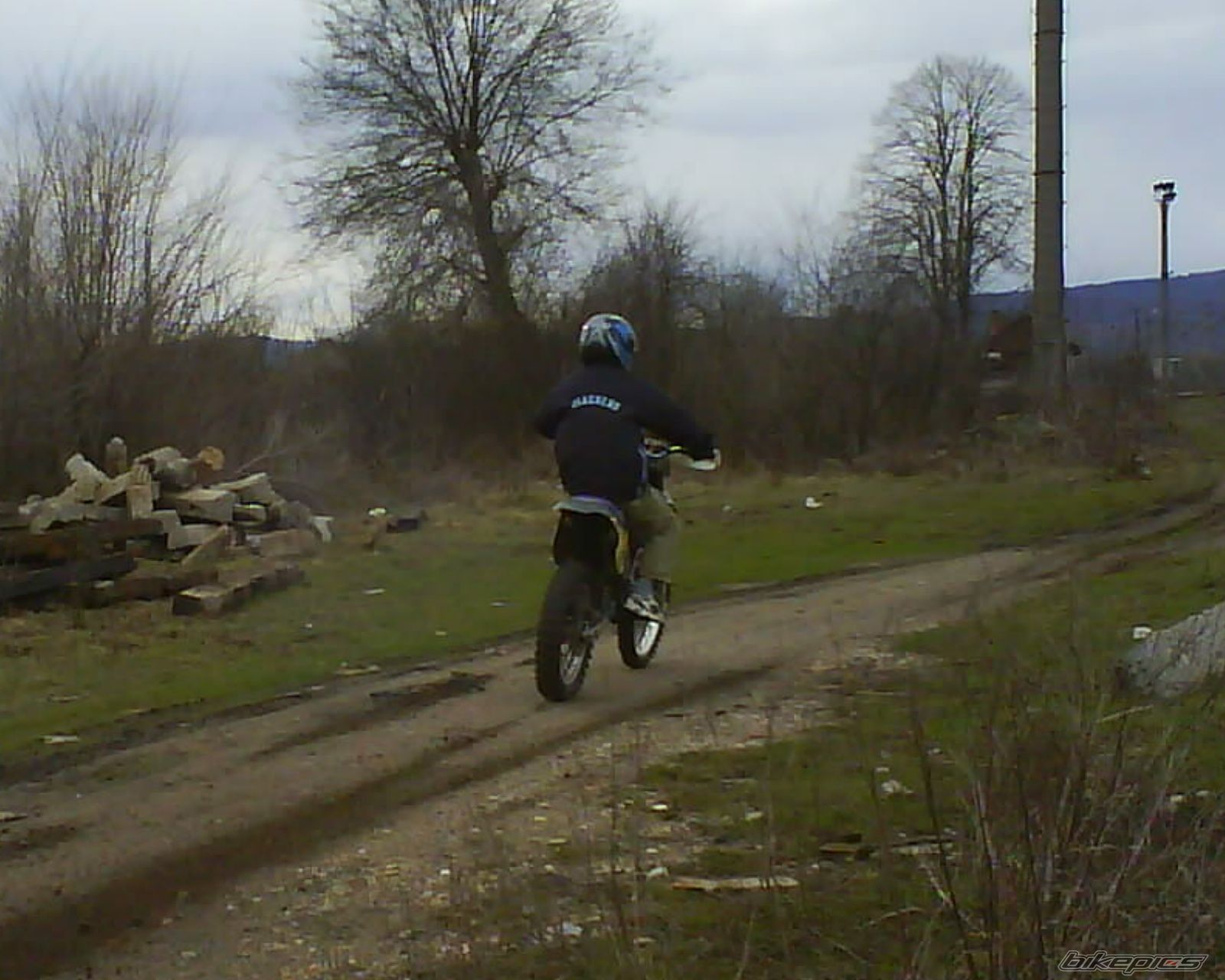 Photo 1596706
