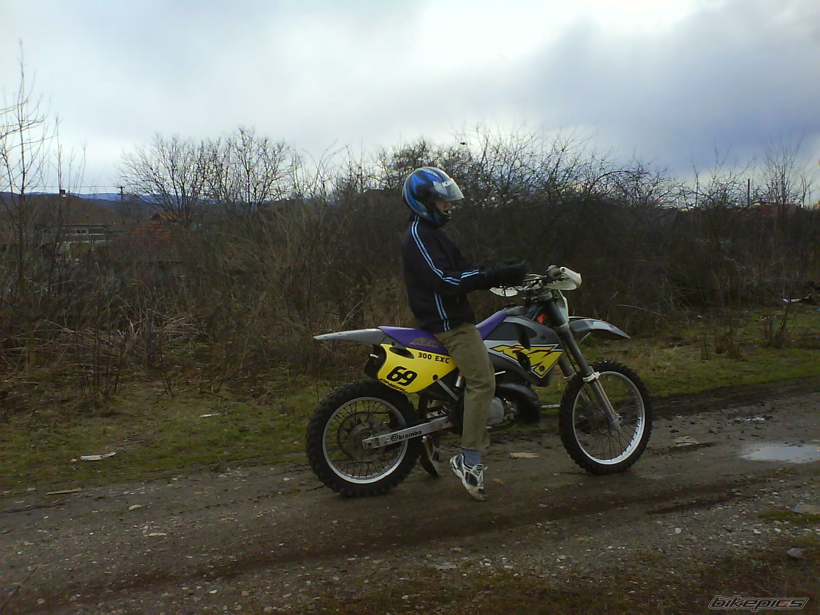 Photo 1596720