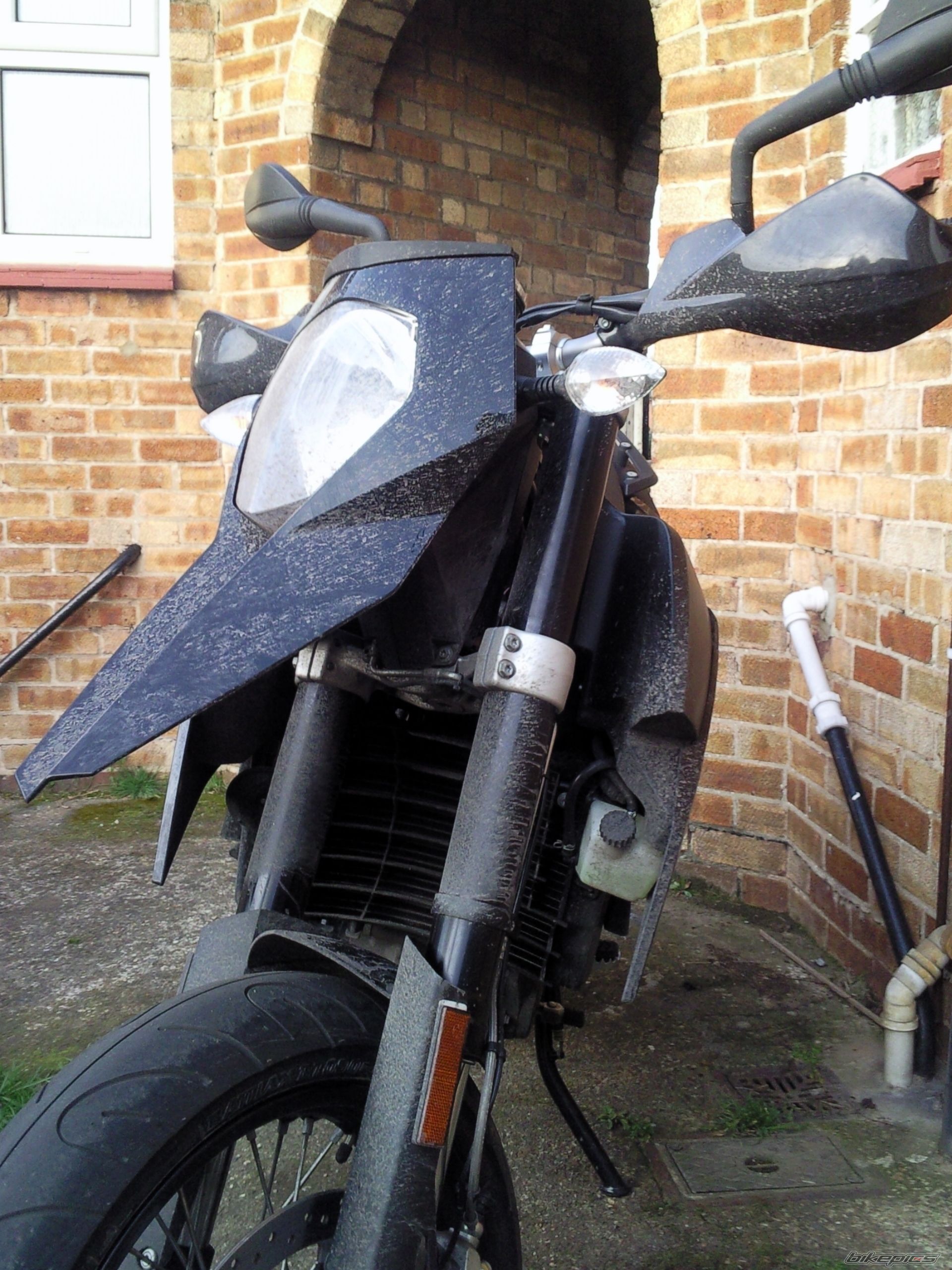 Photo 1596835