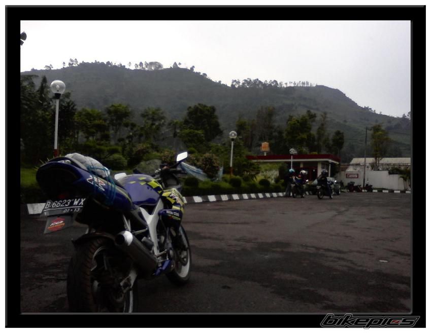 Photo 1596940