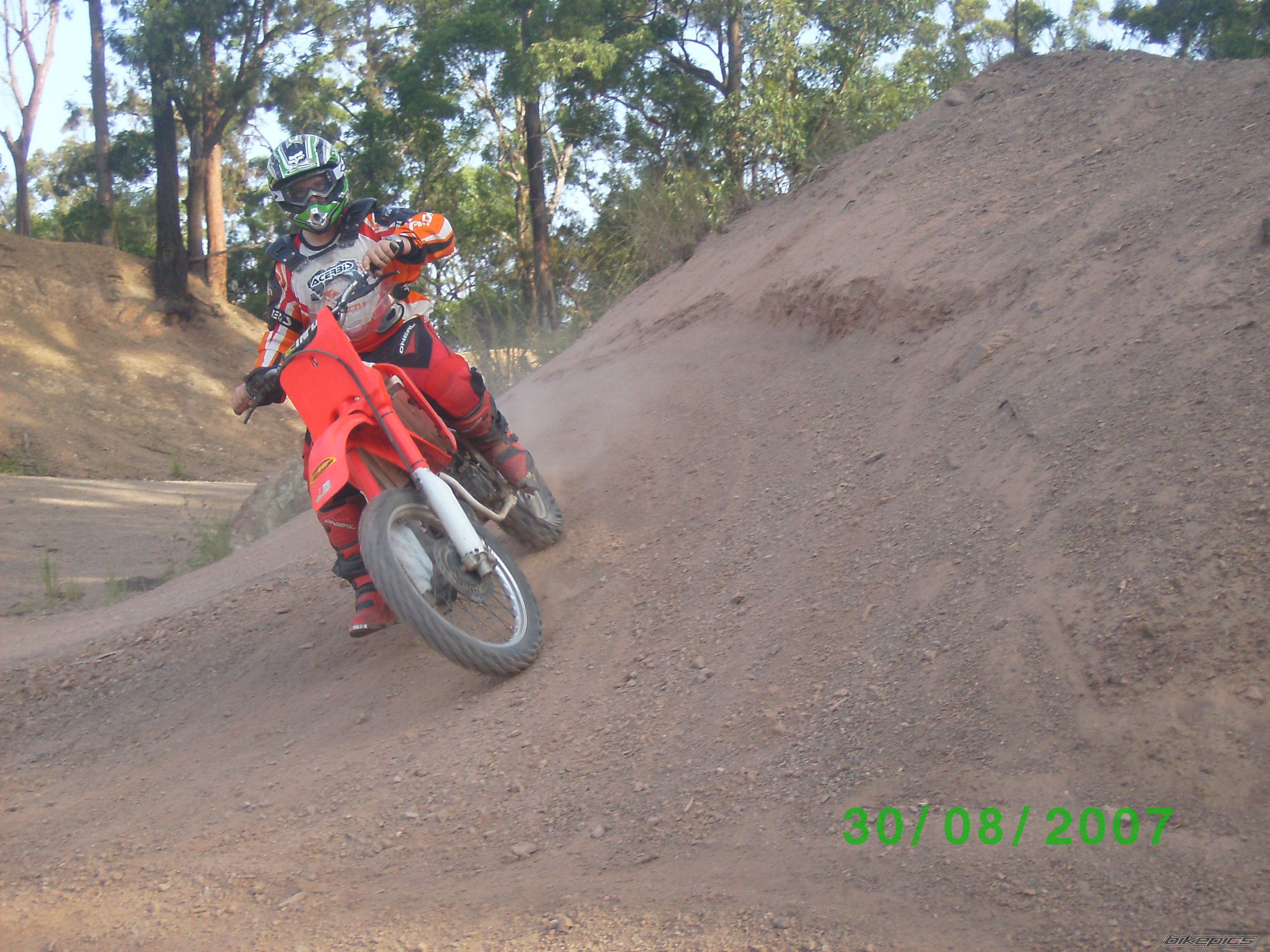 Photo 1596963