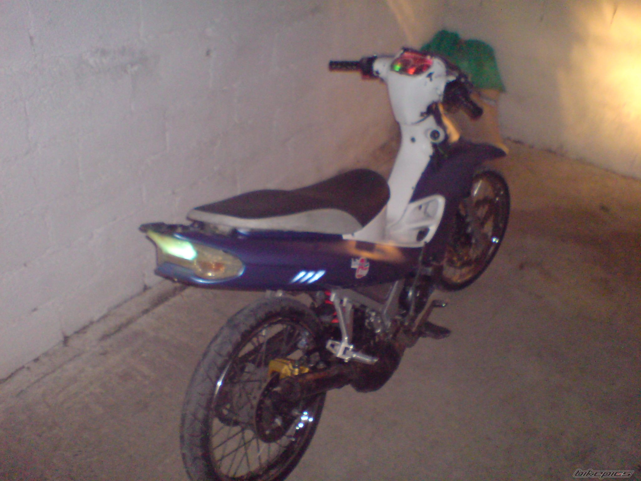 Photo 1597085