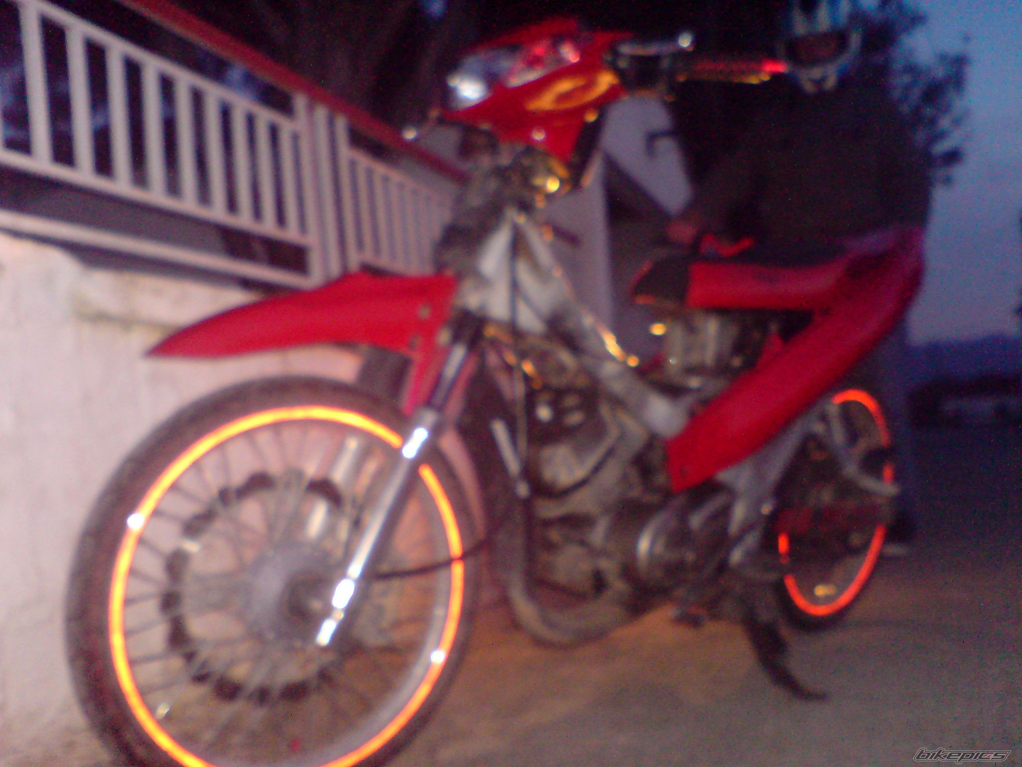 Photo 1597107