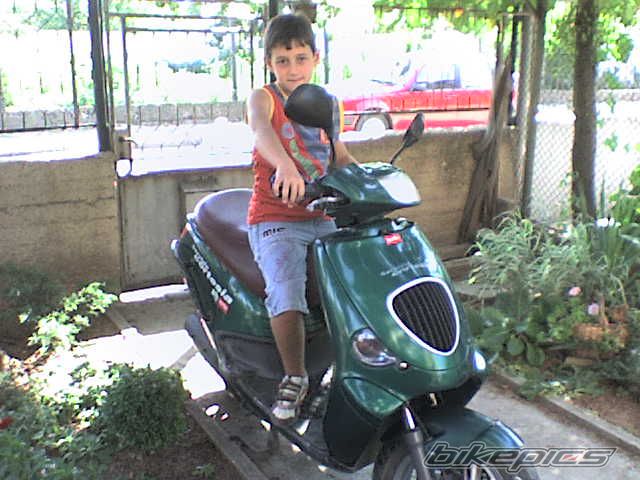 Photo 1597373