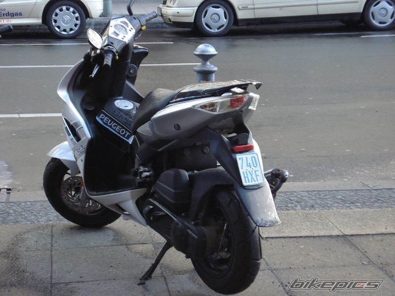 Photo 1597566