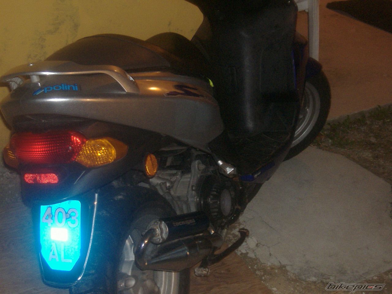 Photo 1597903