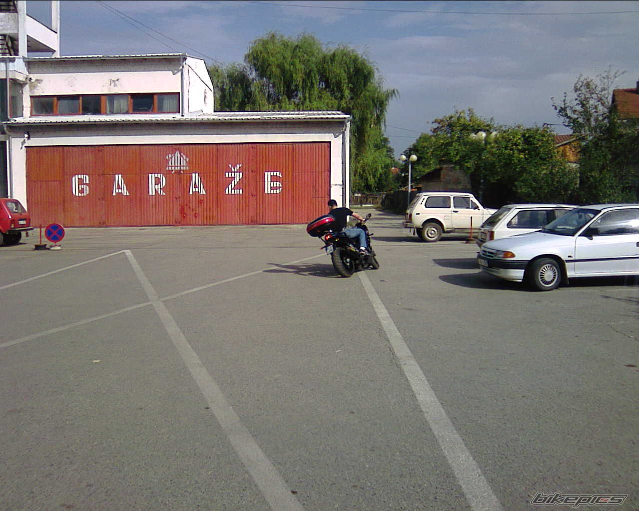 Photo 1598304