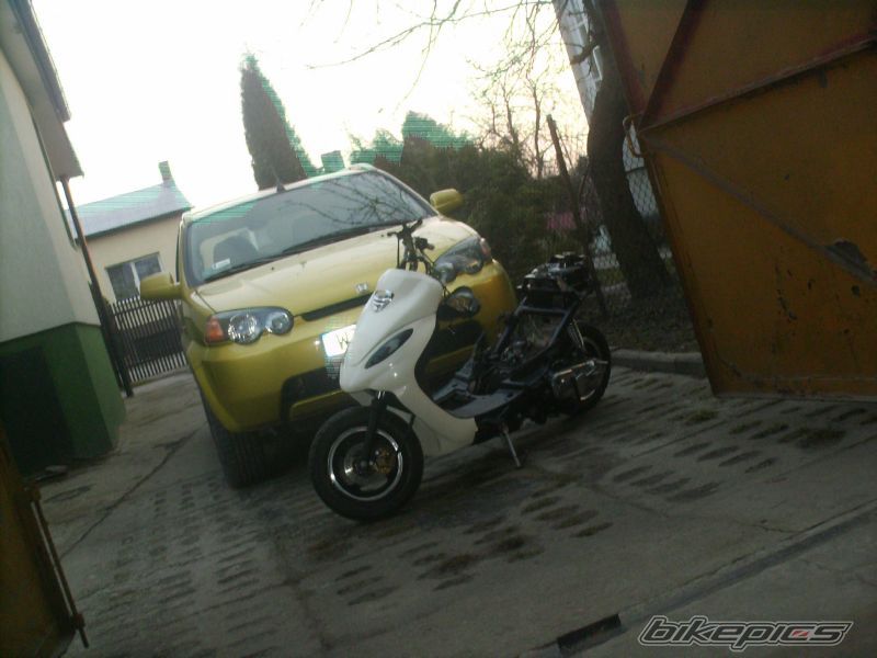 Photo 1598608