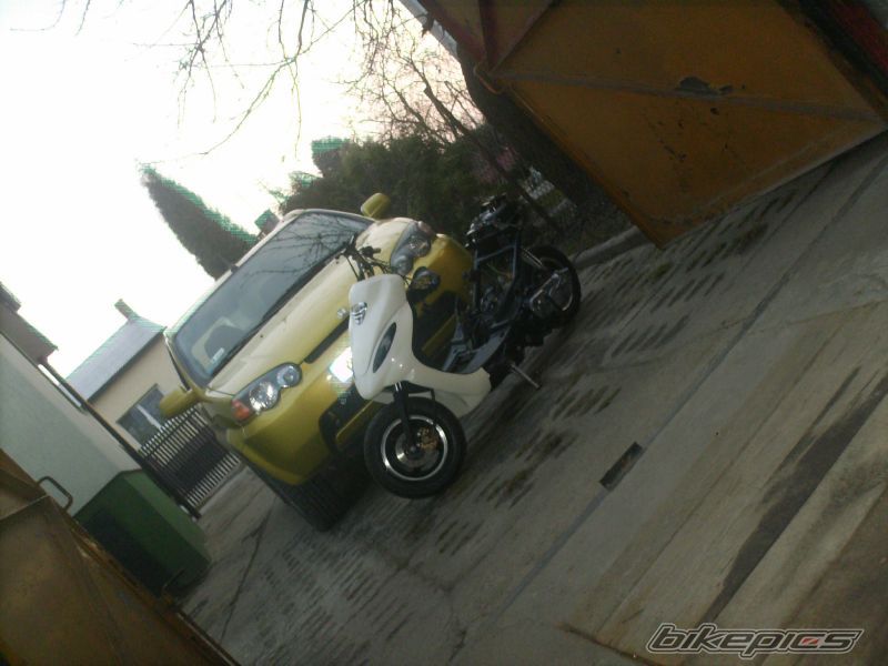 Photo 1598609