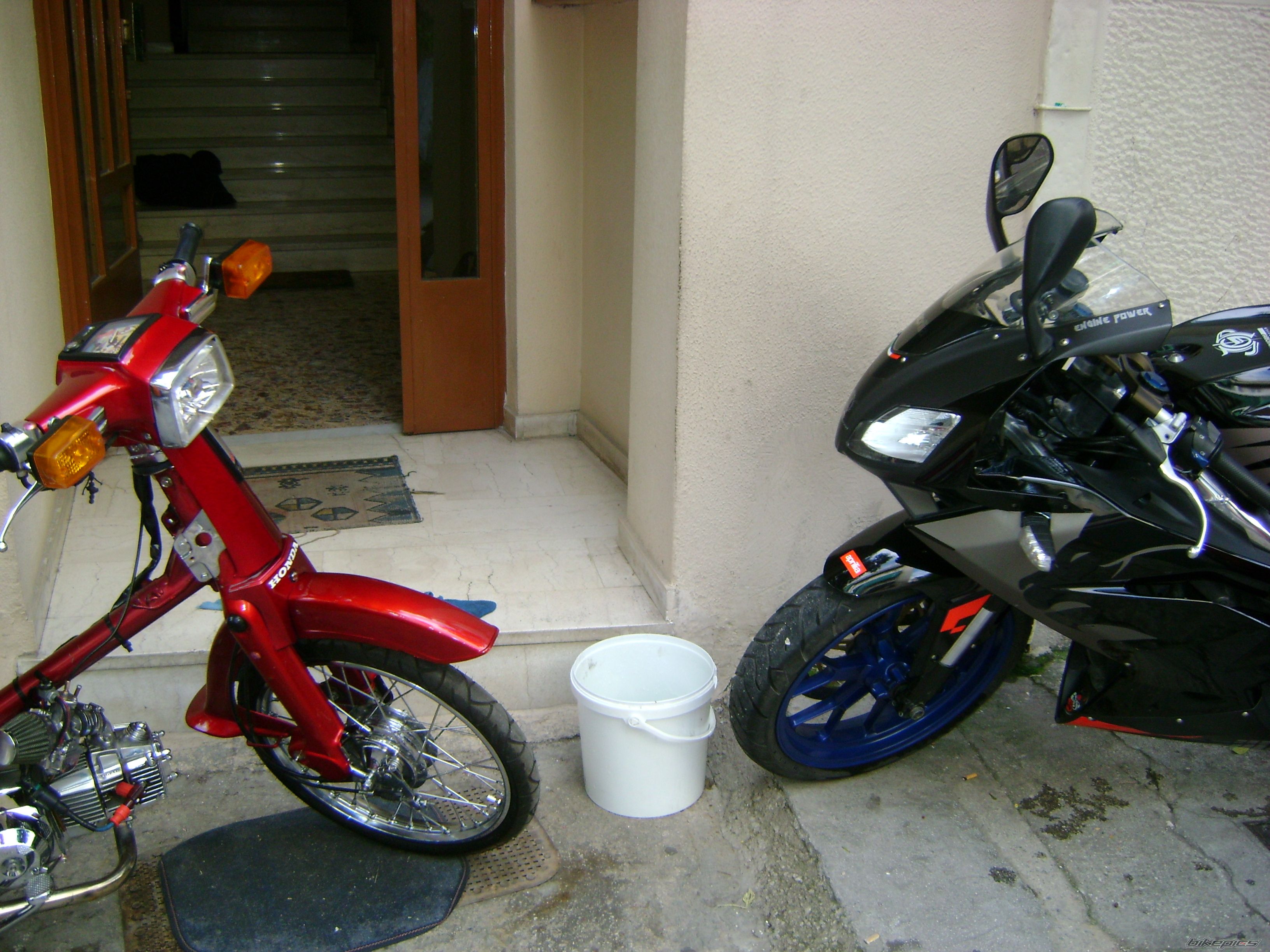 Photo 1598642