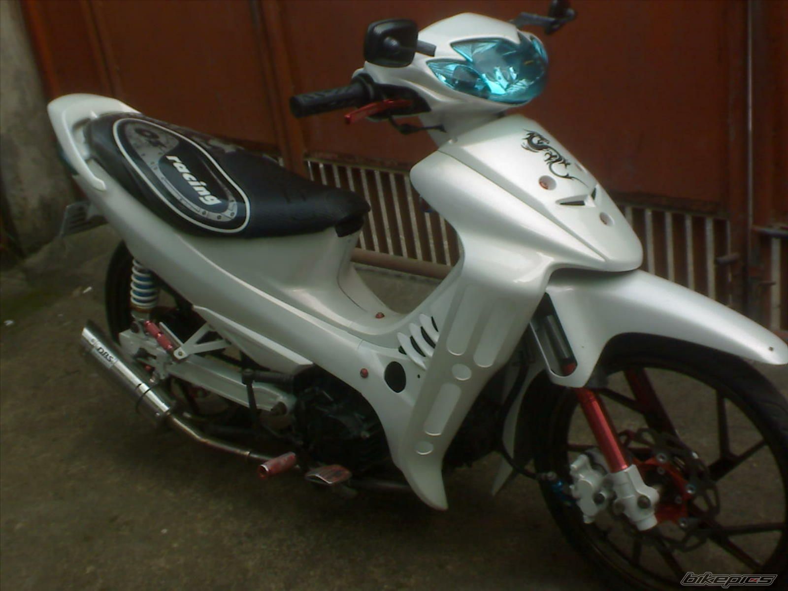 Photo 1598834