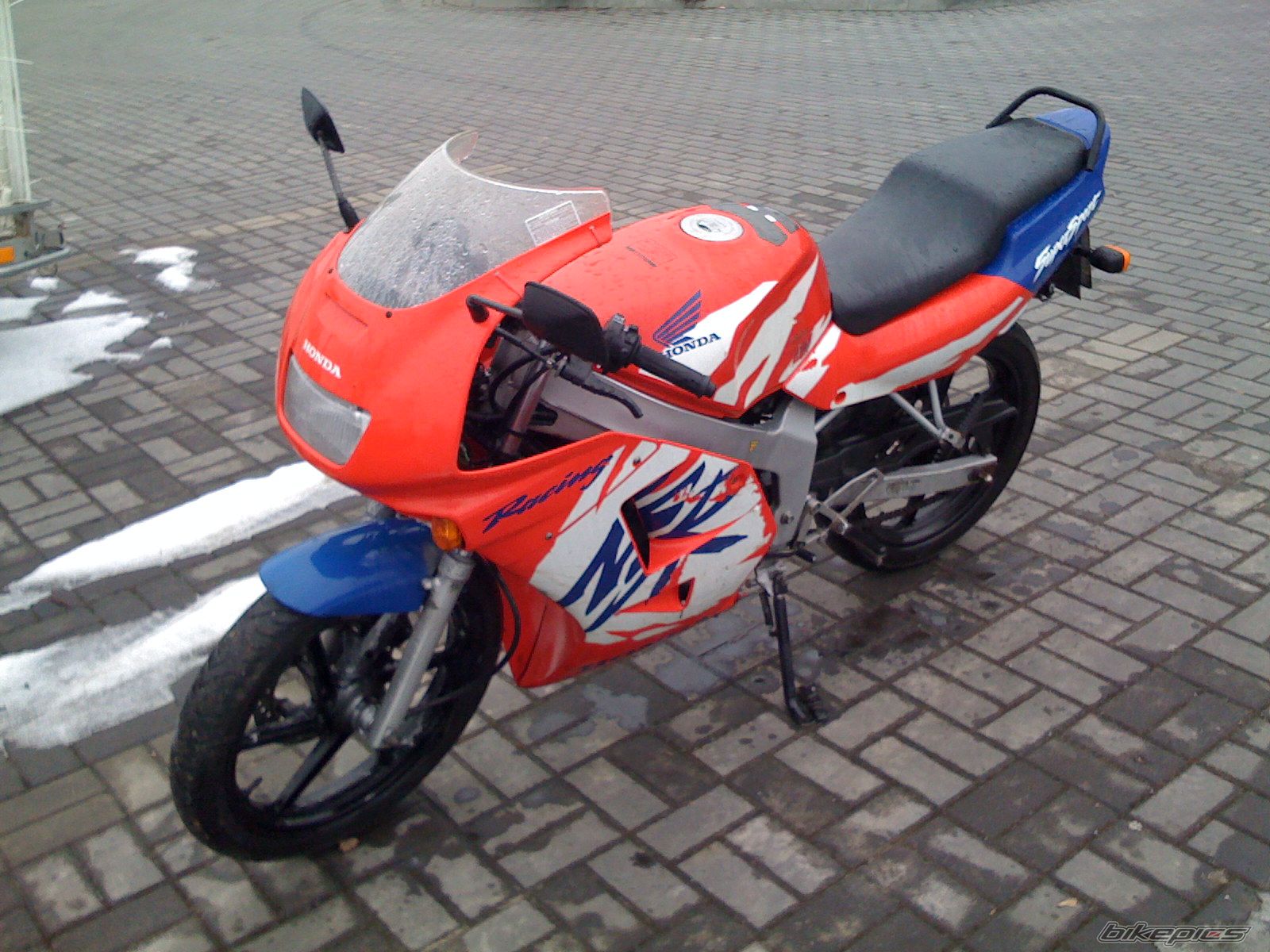 Photo 1599241