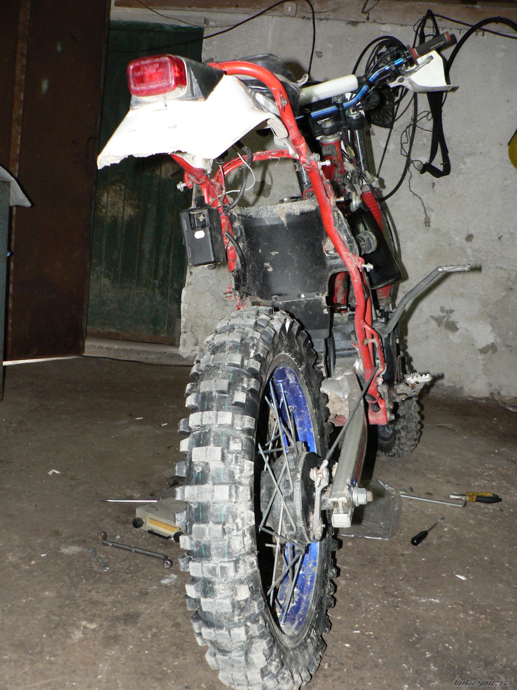 Photo 1599344
