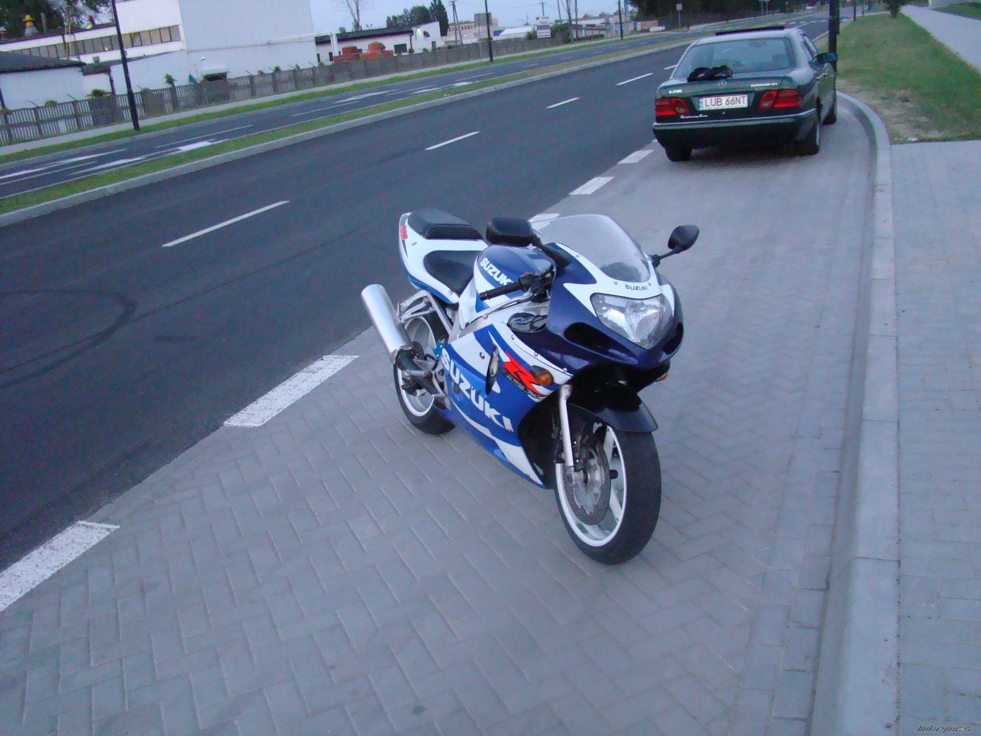 Photo 1599716