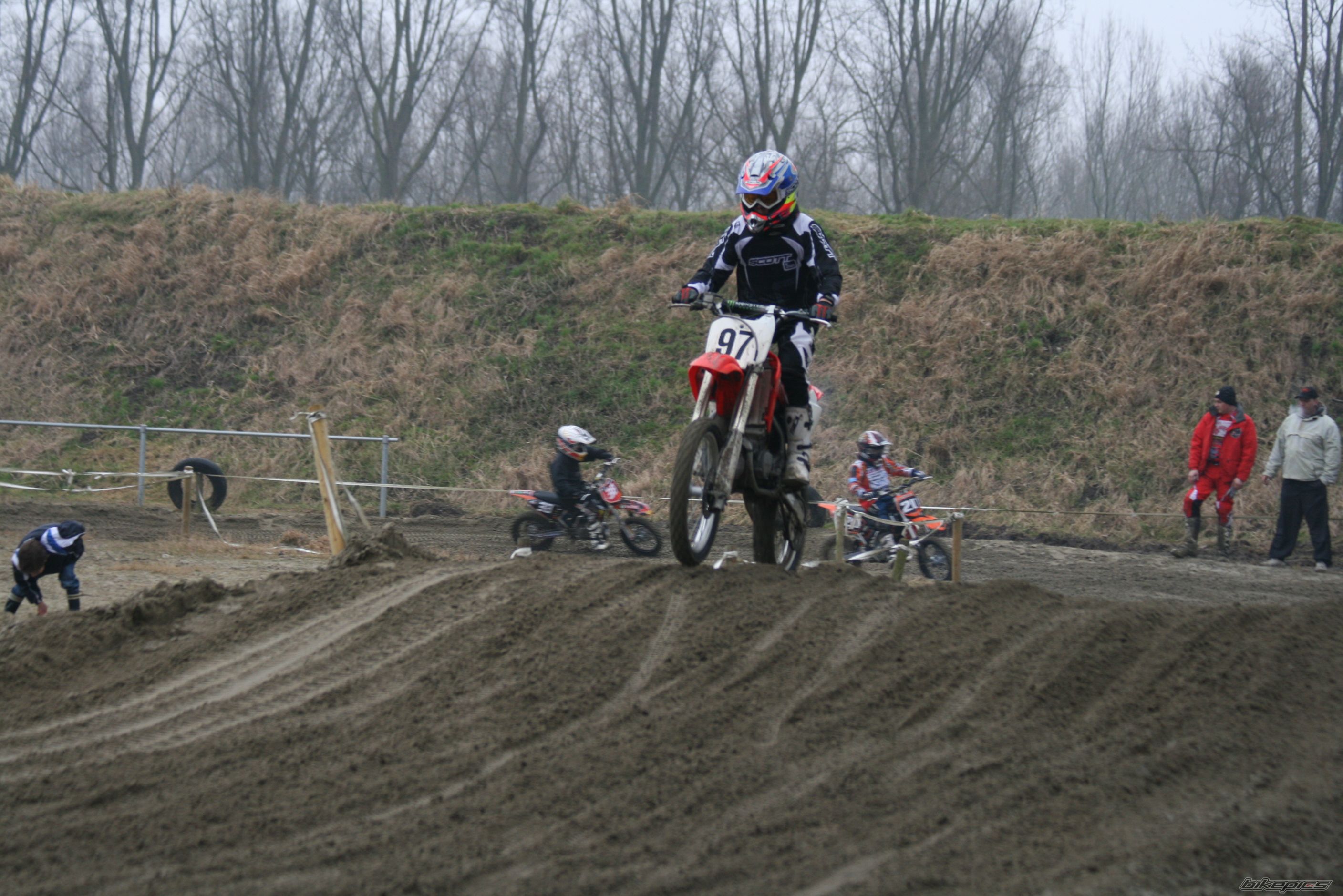 Photo 1599825