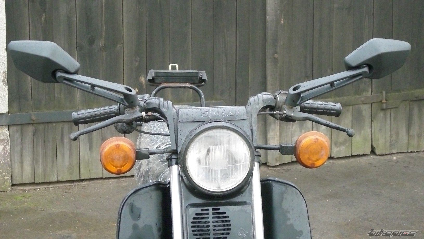 Photo 1600257