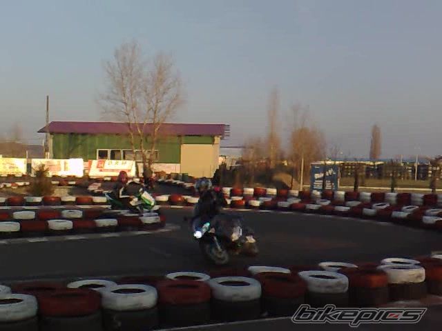 Photo 1600413