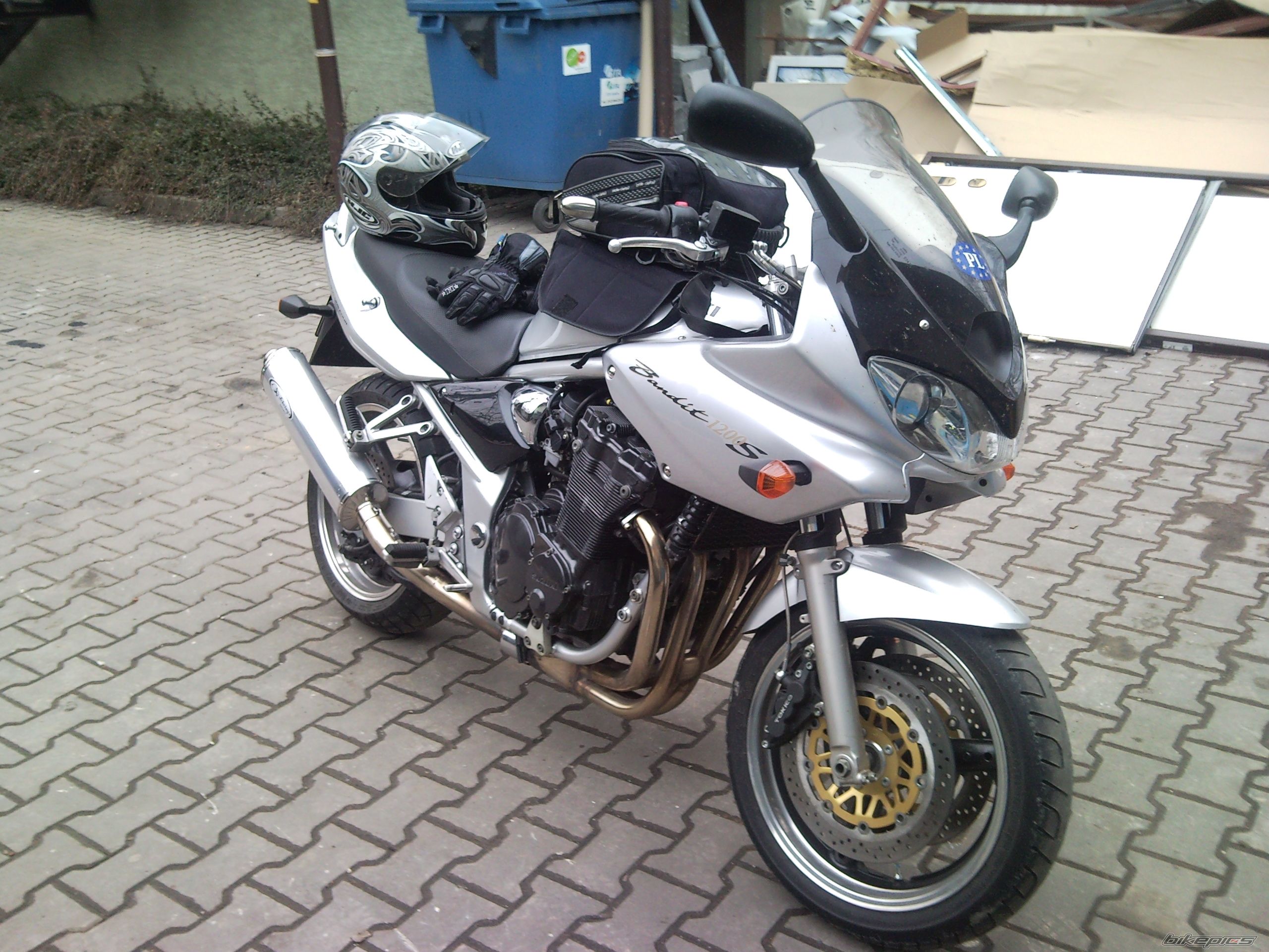 Photo 1600506