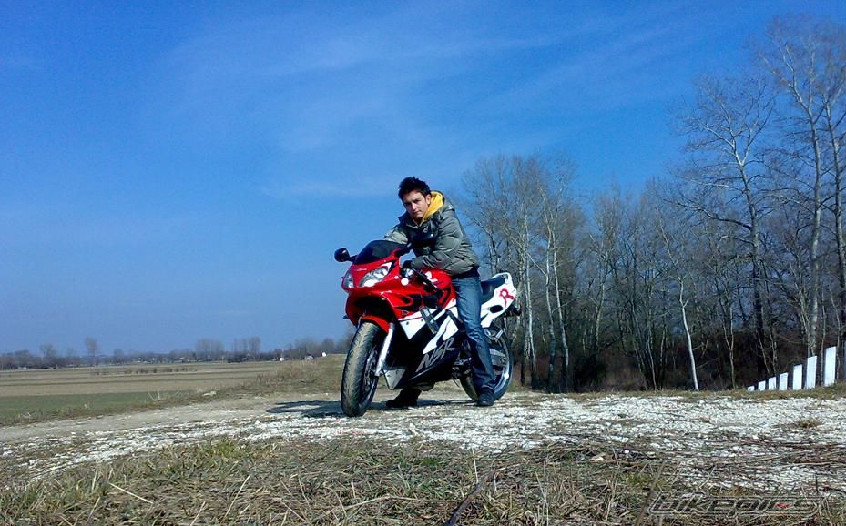 Photo 1600698
