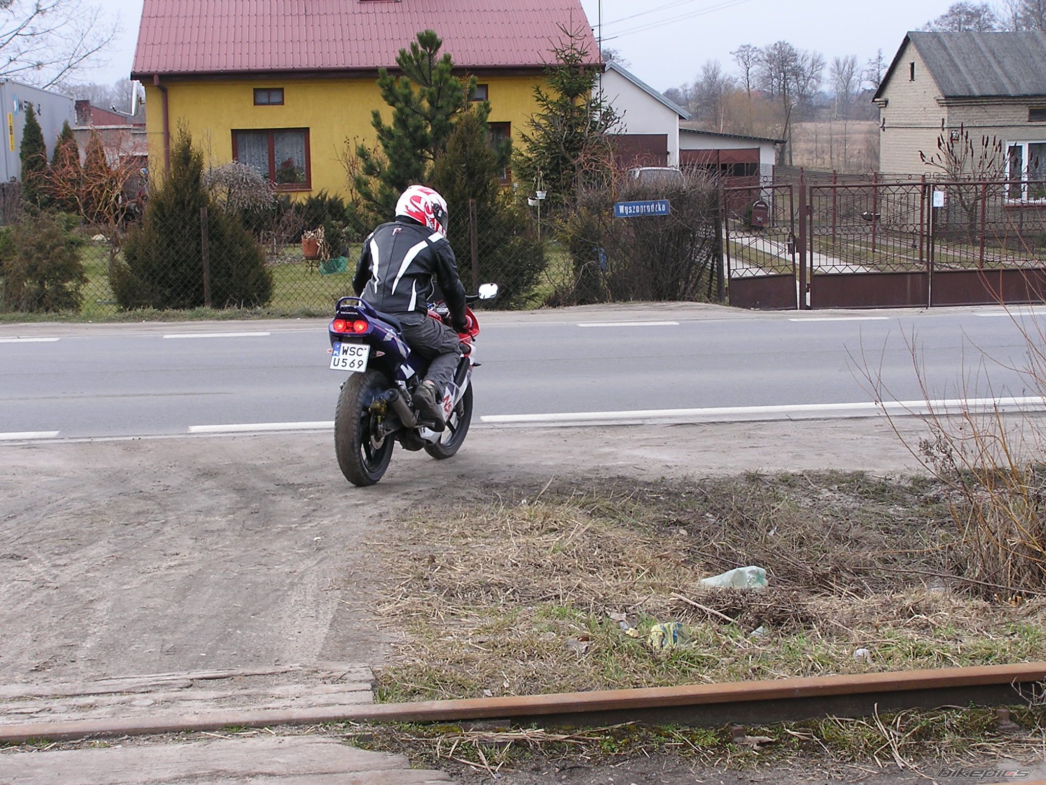 Photo 1600896