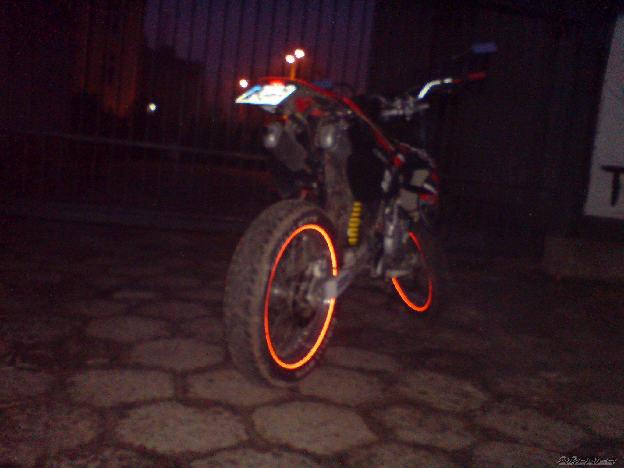 Photo 1600898