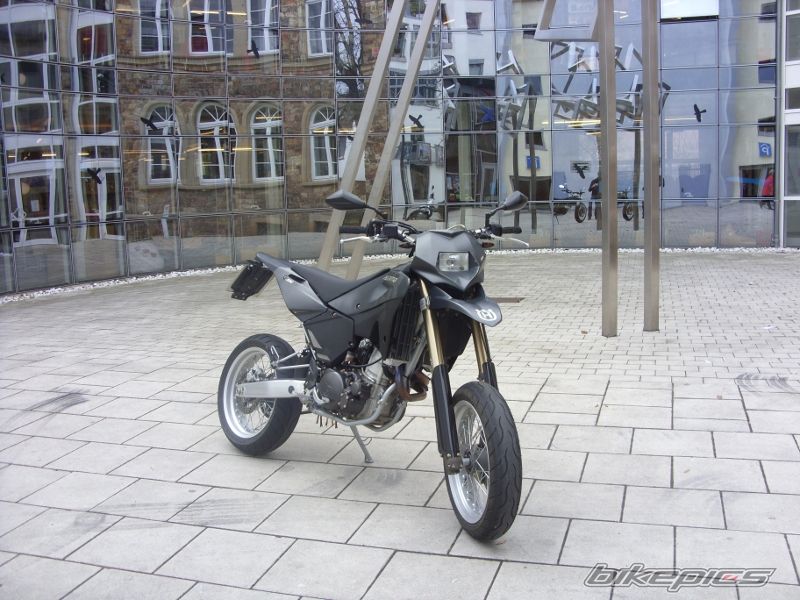 Photo 1601904