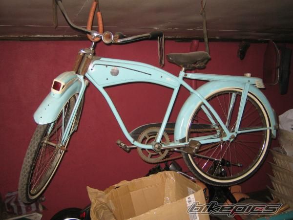 Photo 1601949