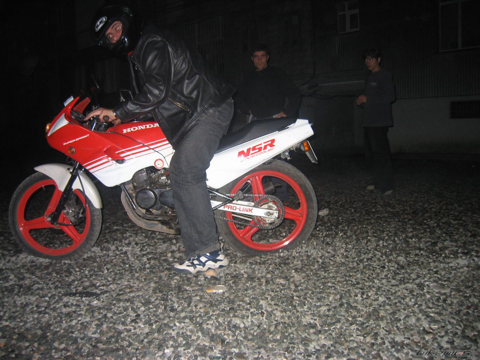 Photo 1602686