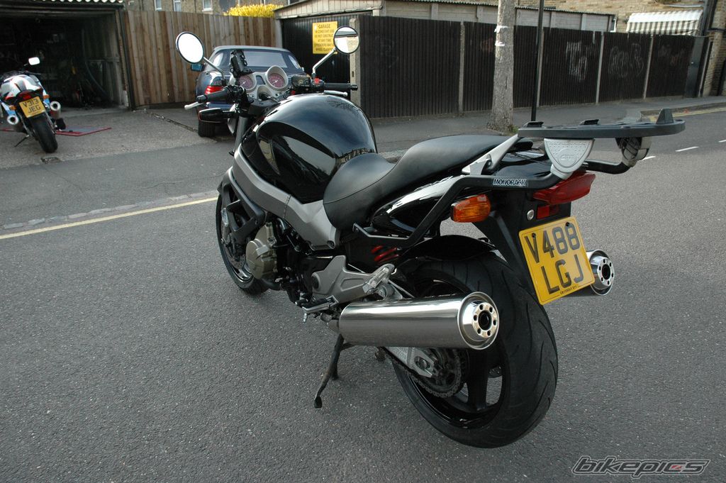 Photo 1602870