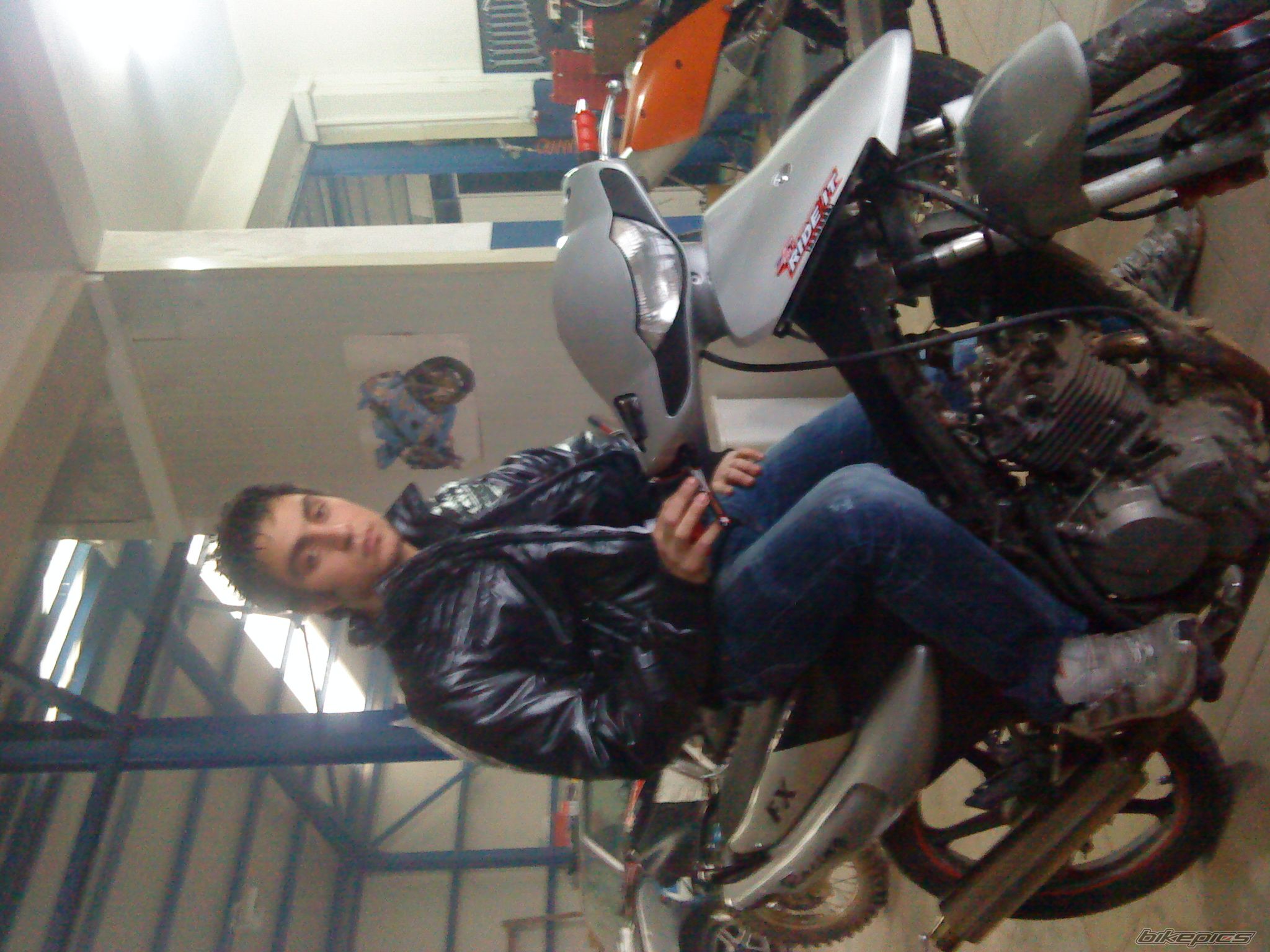 Photo 1604198