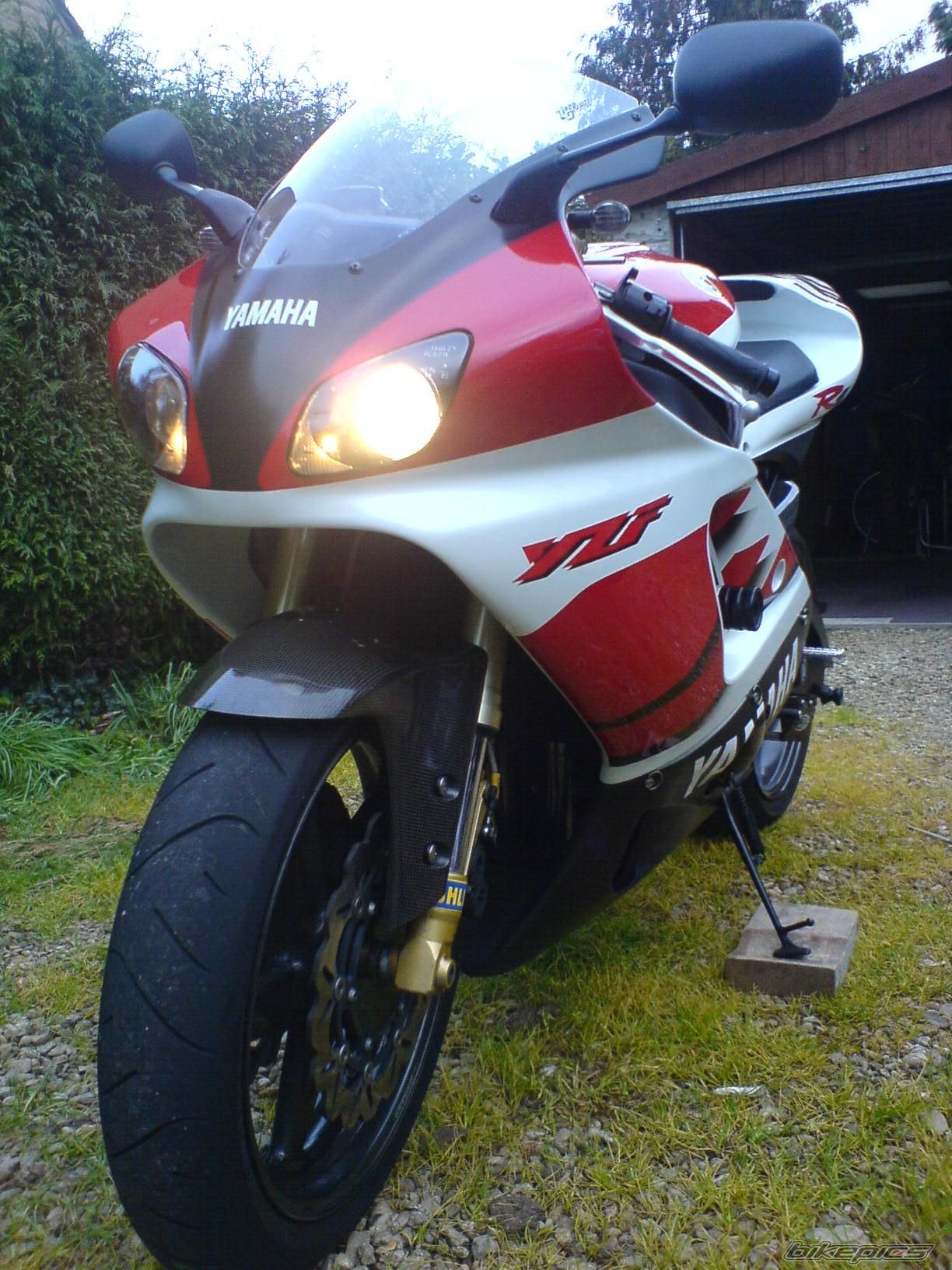 Photo 1605884
