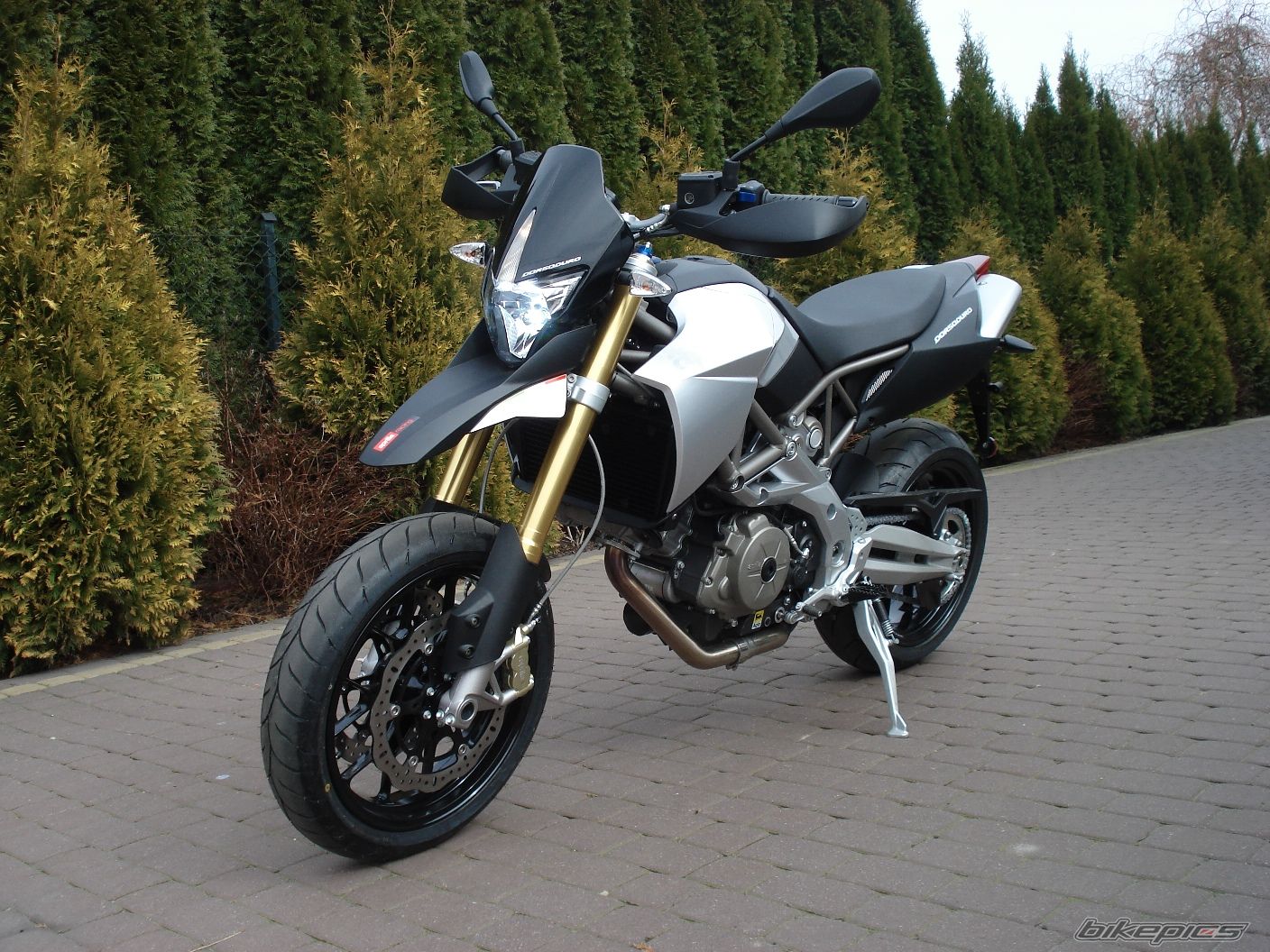 Photo 1606999