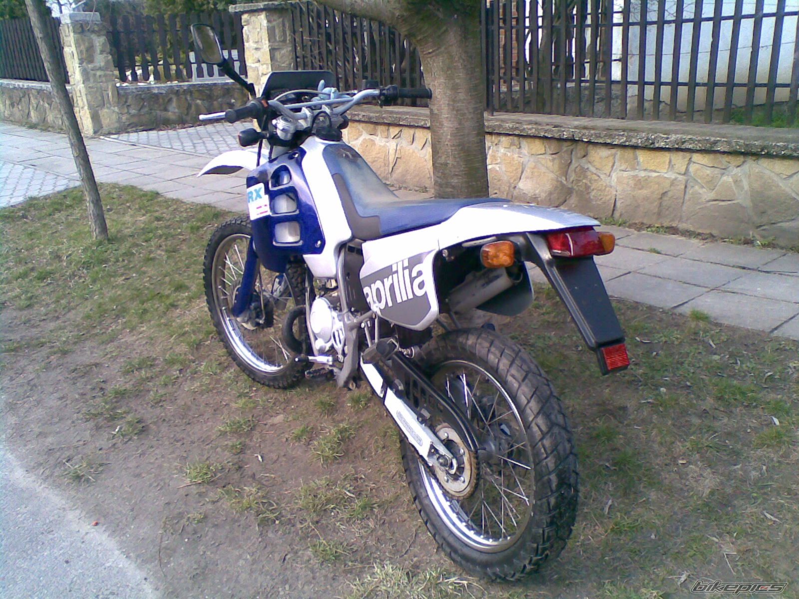 Photo 1607393