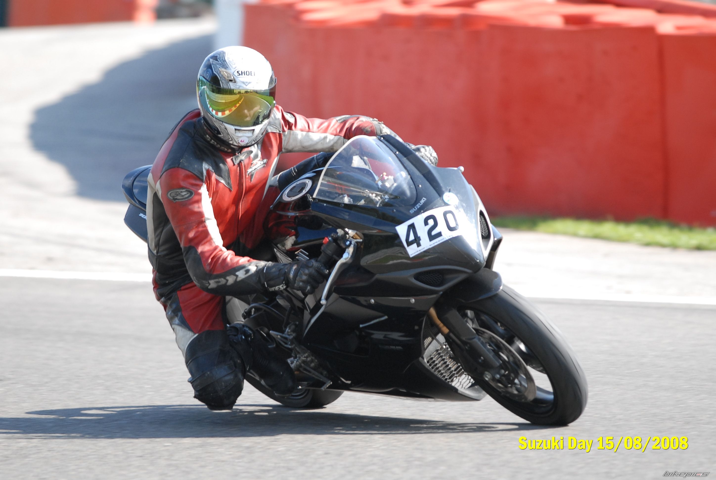 Photo 1607542