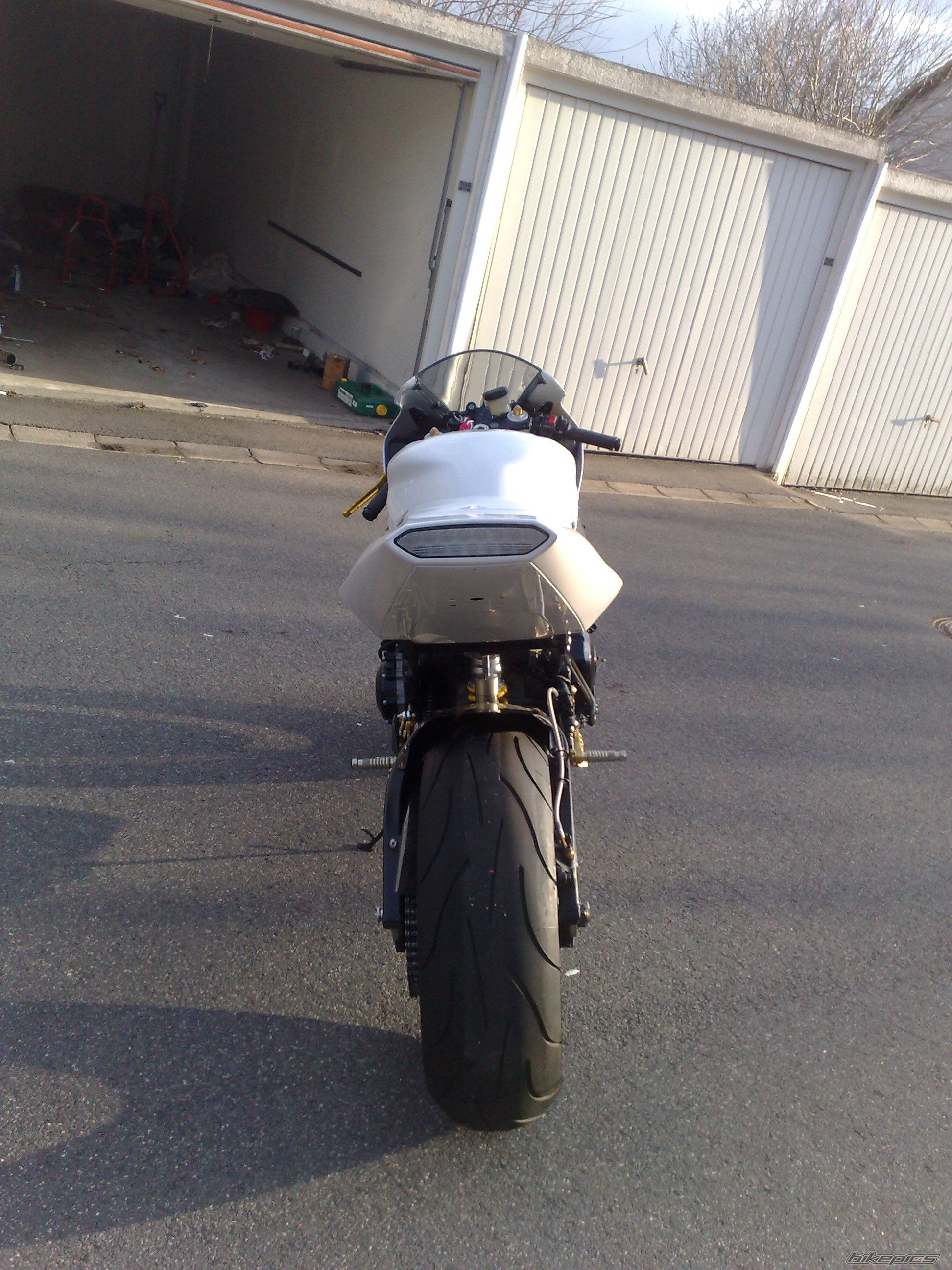 Photo 1607635