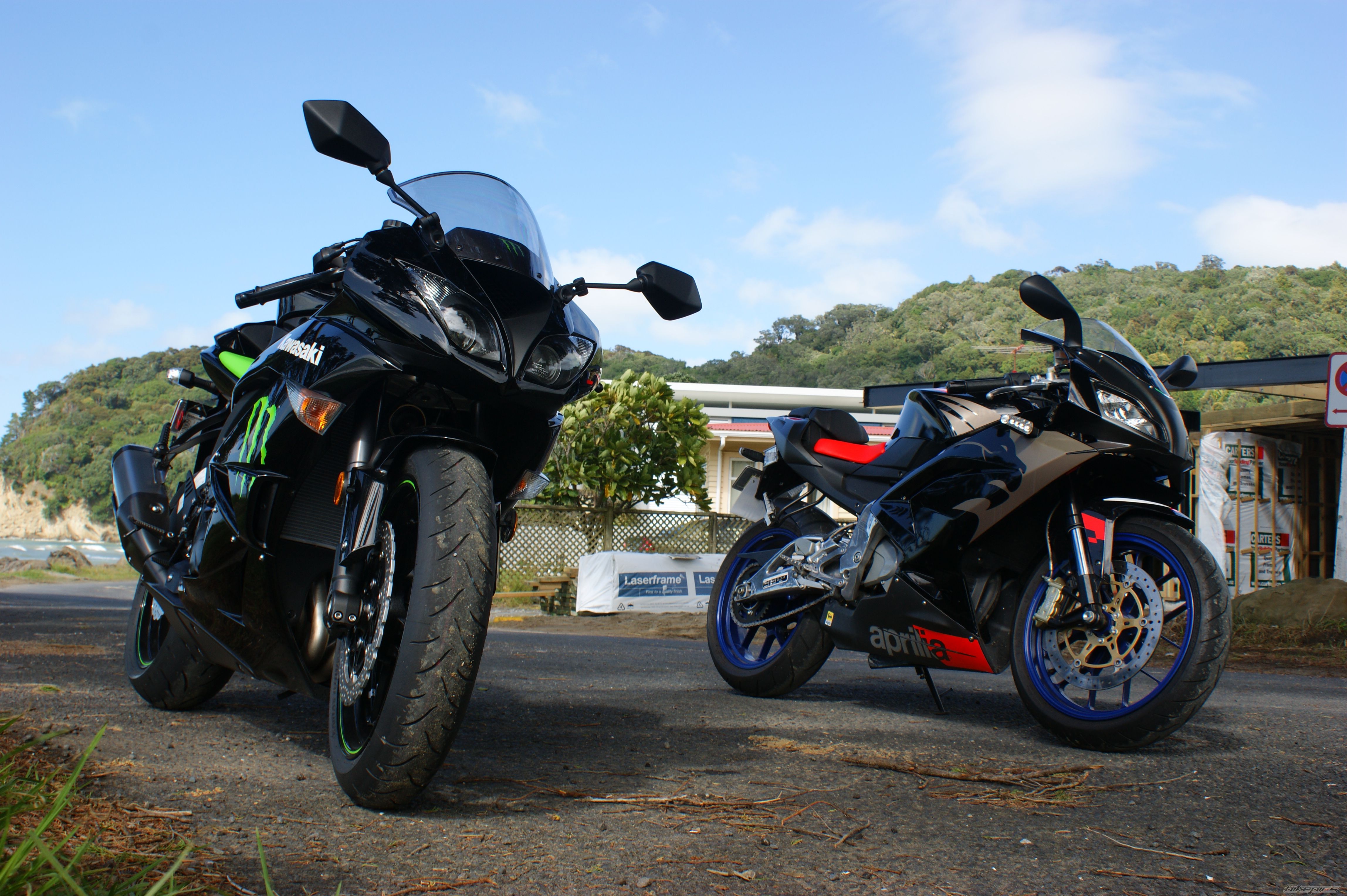 Photo 1607698