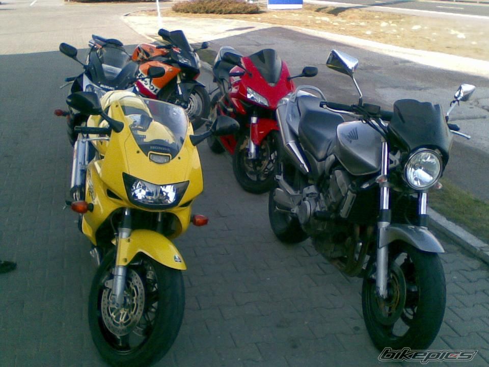 Photo 1607937