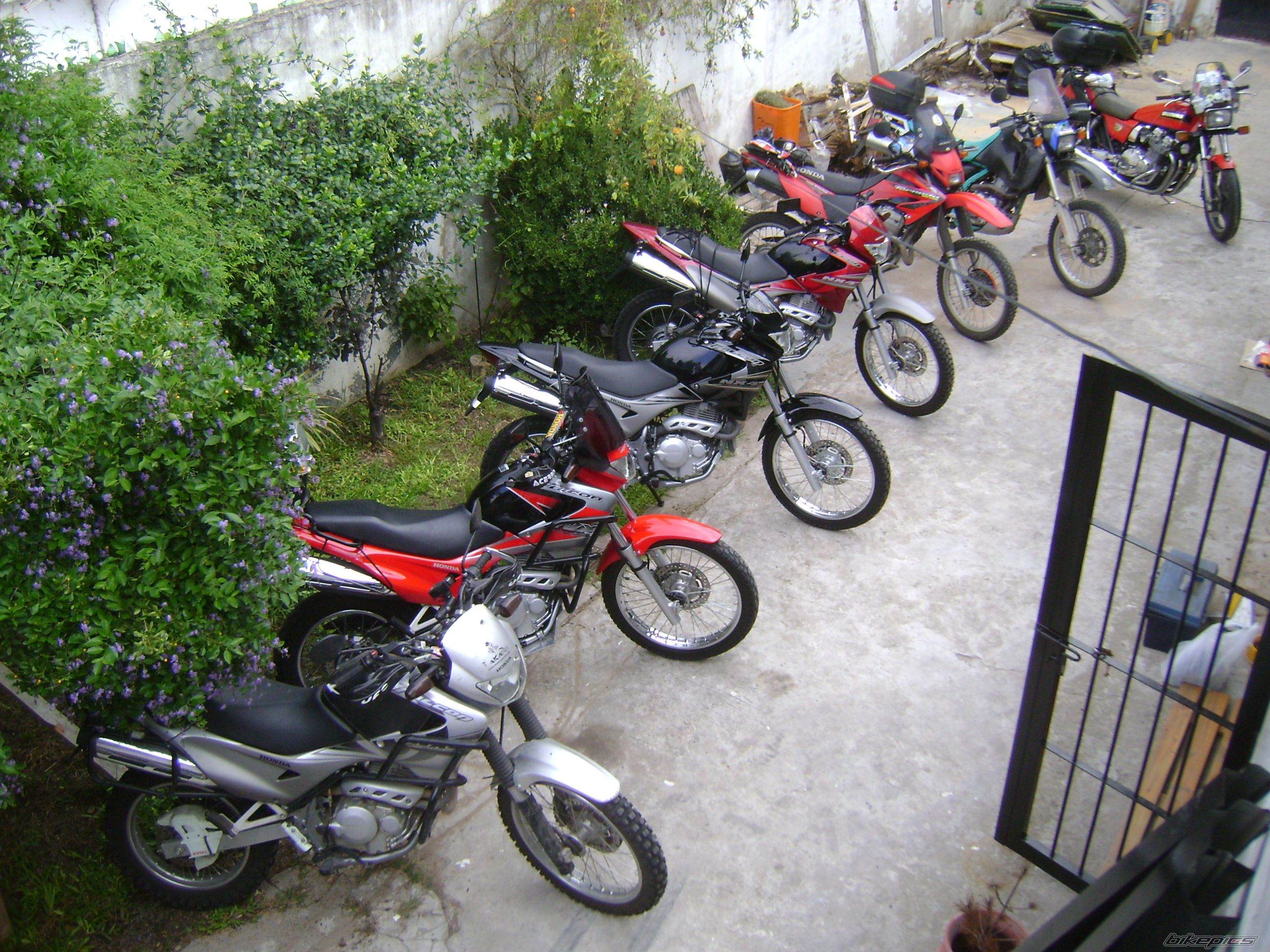 Photo 1609579